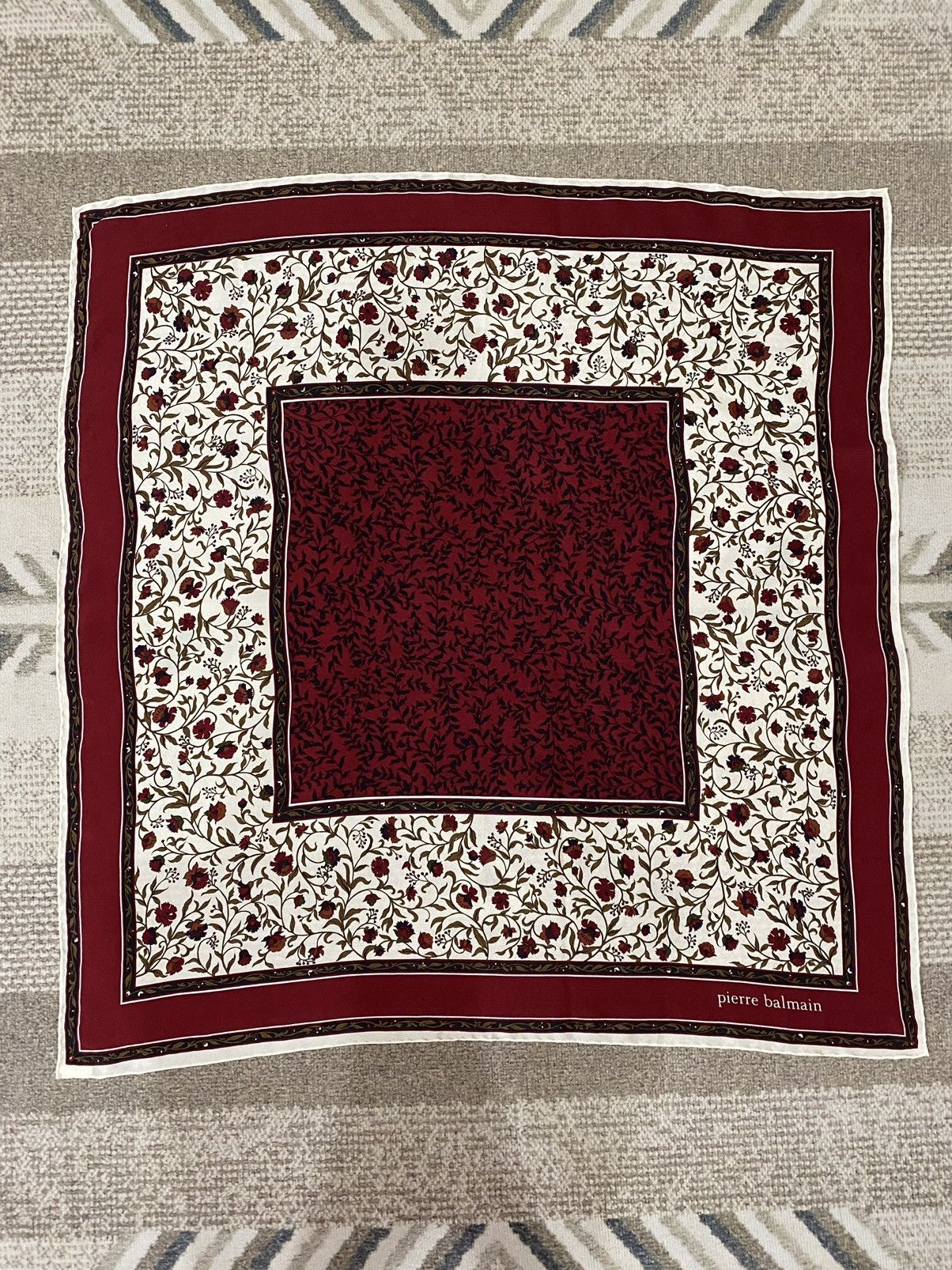 Pierre Balmain Pierre Balmain Scarves/Scarf/Neckerchief/Handkerchief Size ONE SIZE - 3 Thumbnail