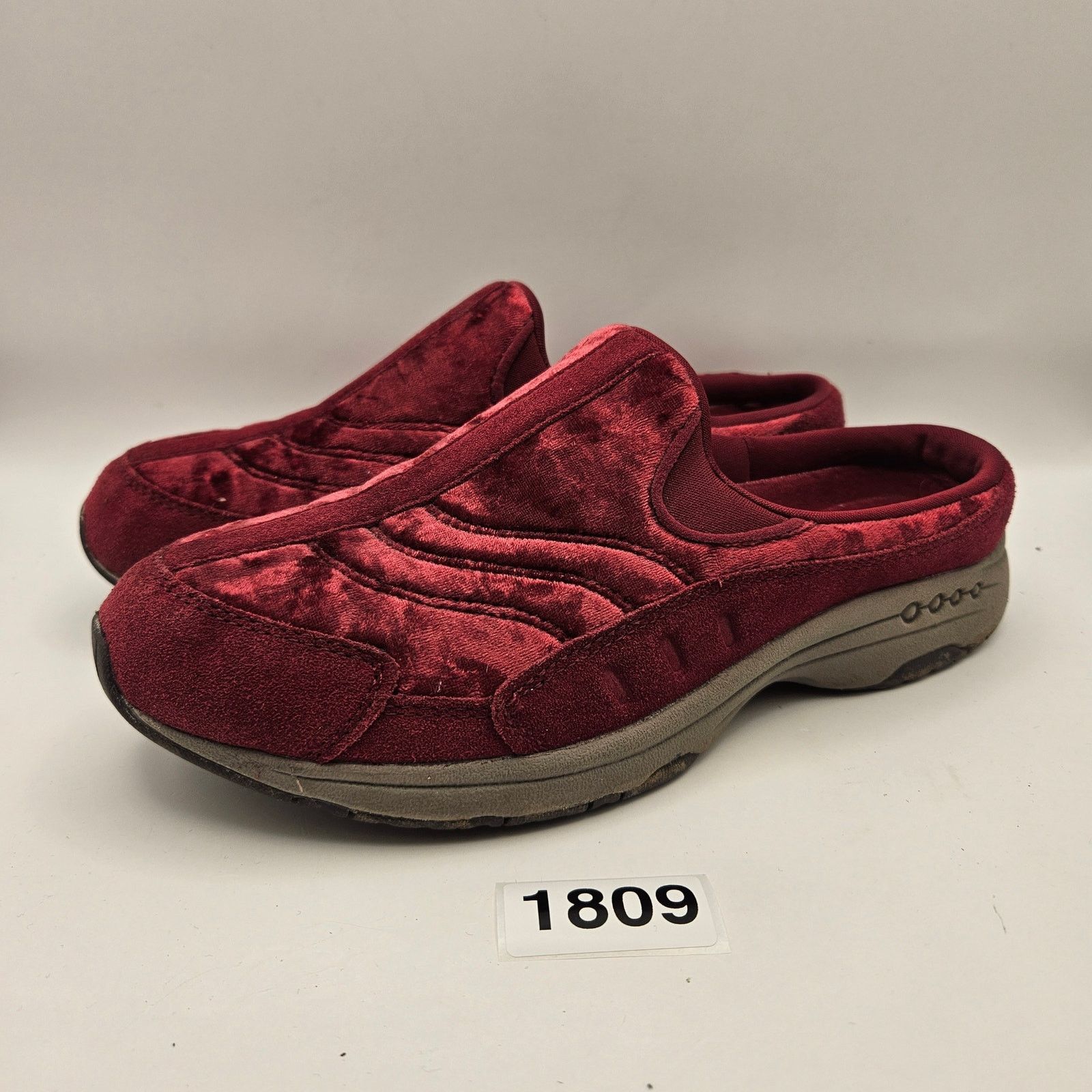 SKECHERS SKECHERS WOMEN'S 8 SETRAVELTIME 567 VELVET RED Size US 8 / IT 38 - 1 Thumbnail