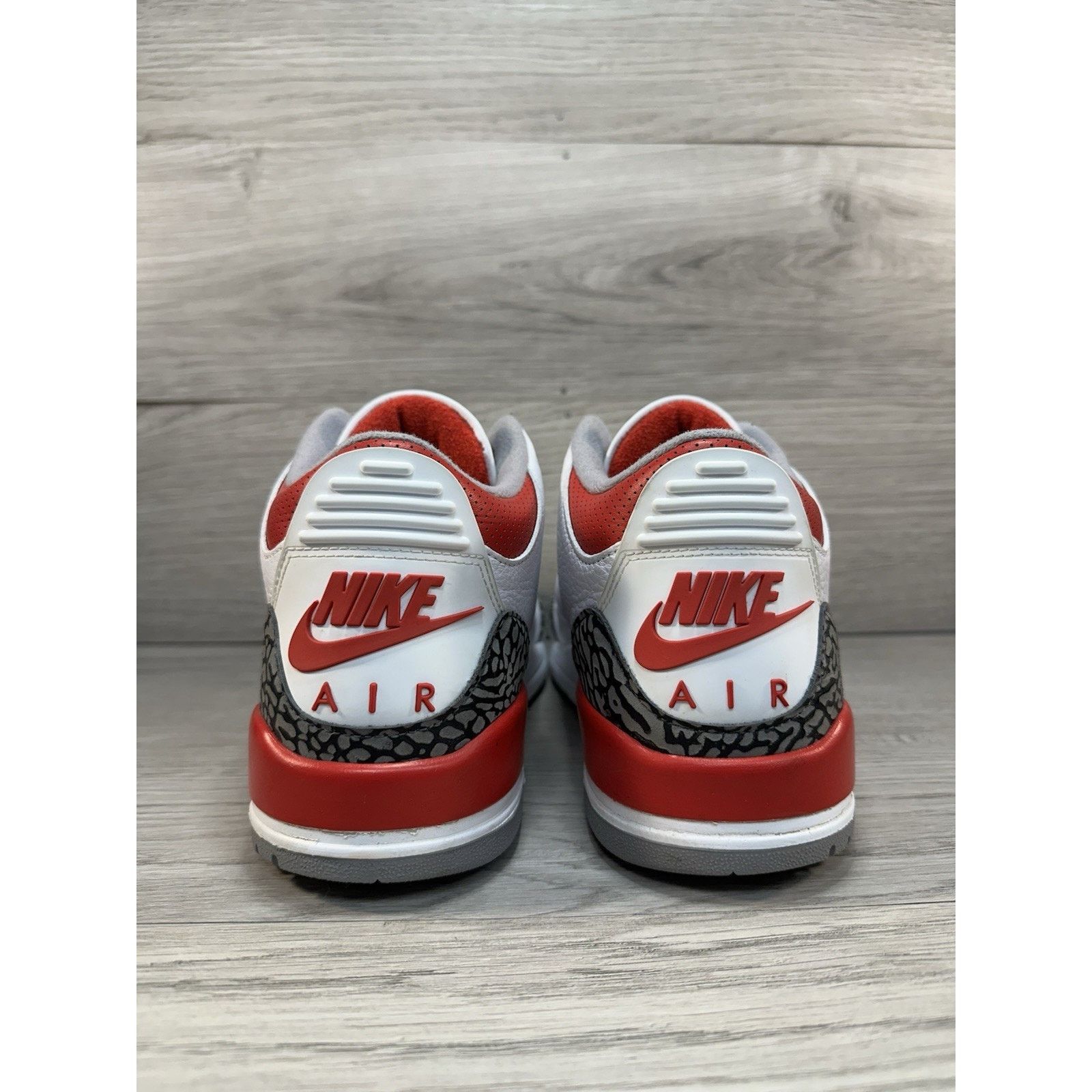 Jordan Brand Jordan 3 Retro Fire Red - Size 10 Size US 10 / EU 43 - 5 Thumbnail