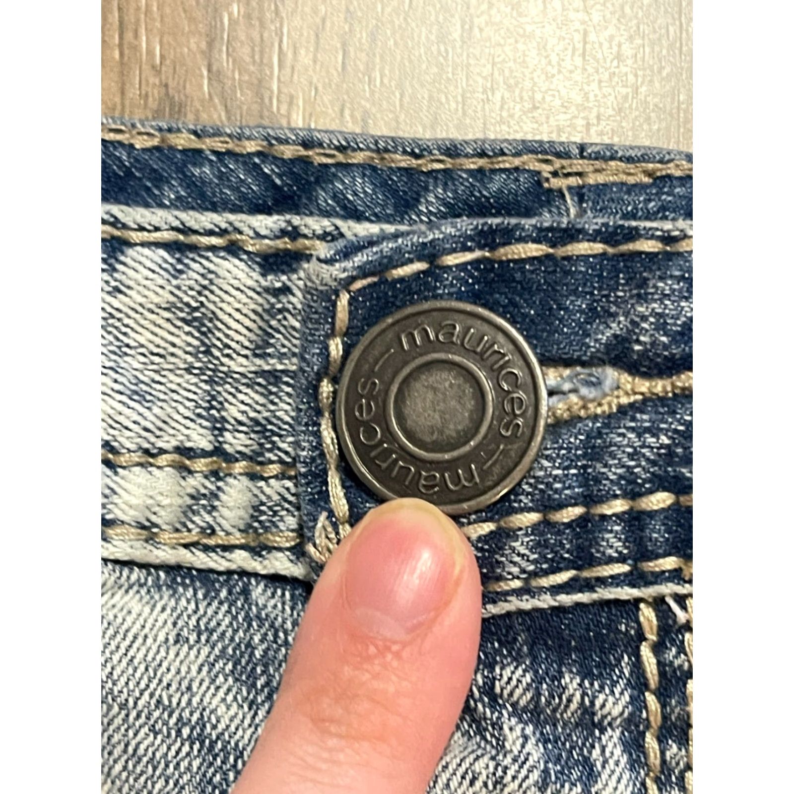 Vintage **Maurices Women's Size 7 Regular Mini Denim Skirt with Frayed Hem** User: Maurices Women's Size 7 Regular Mini Denim Skirt with Frayed Hem Size 28" / US 6 / IT 42 - 5 Thumbnail