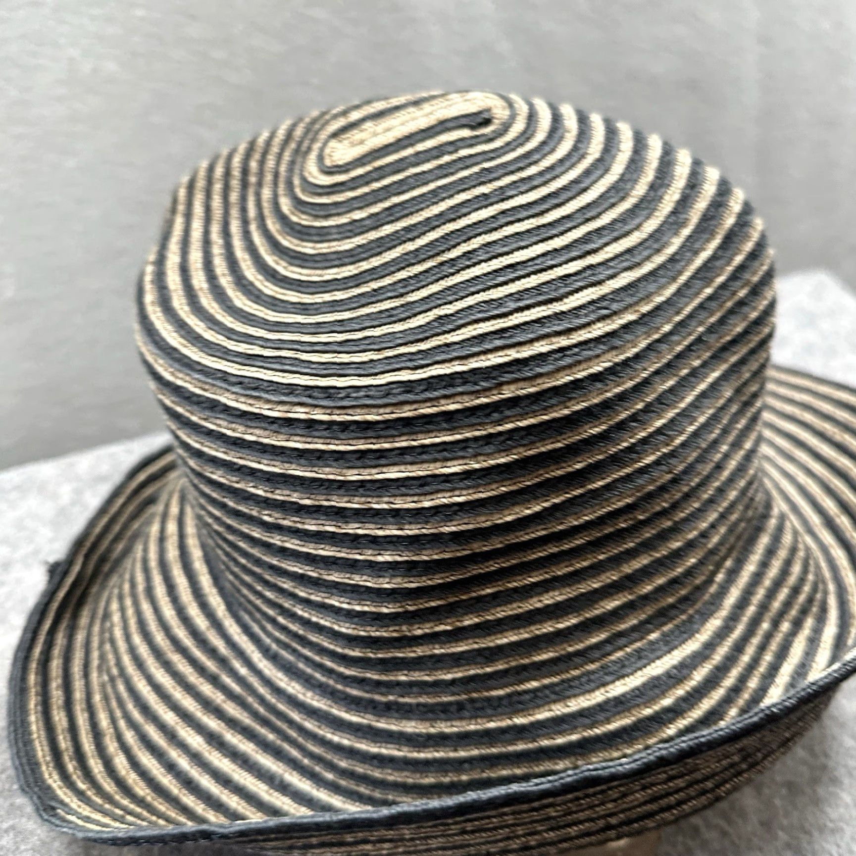 Eric Javits Packable Squishee Bucket Hat Women One Size Brown Travel Packable Hat 90s?