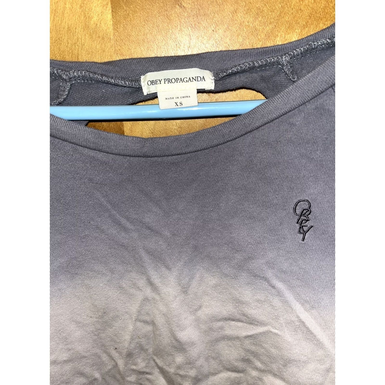 Obey OBEY Sweatshirt Womens XS Ombré Gray To Cream Back Slit 80s Flash Dance Knit Pullover Shirt Girls Size XS / US 0-2 / IT 36-38 - 3 Thumbnail