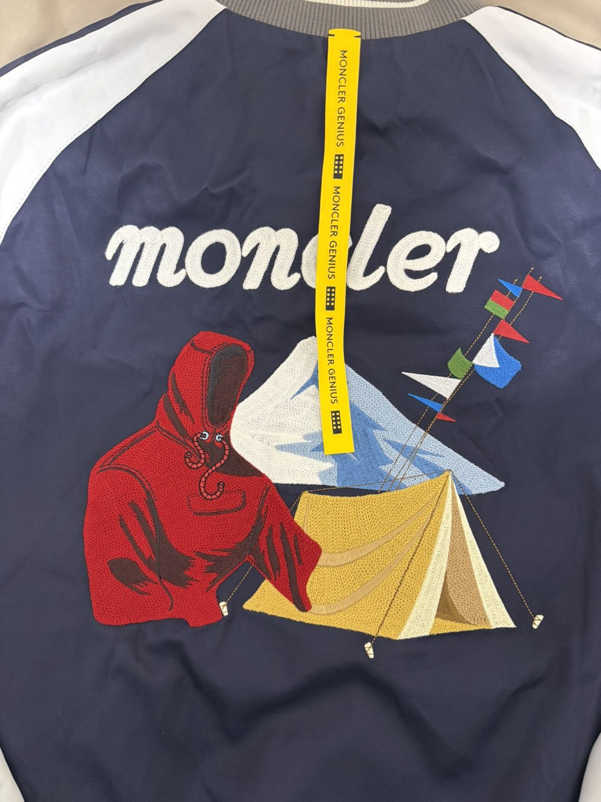 Moncler MONCLER GENIUS Mercedes-Benz by NIGO White Navy Reversible Size US L / EU 52-54 / 3 - 5 Thumbnail