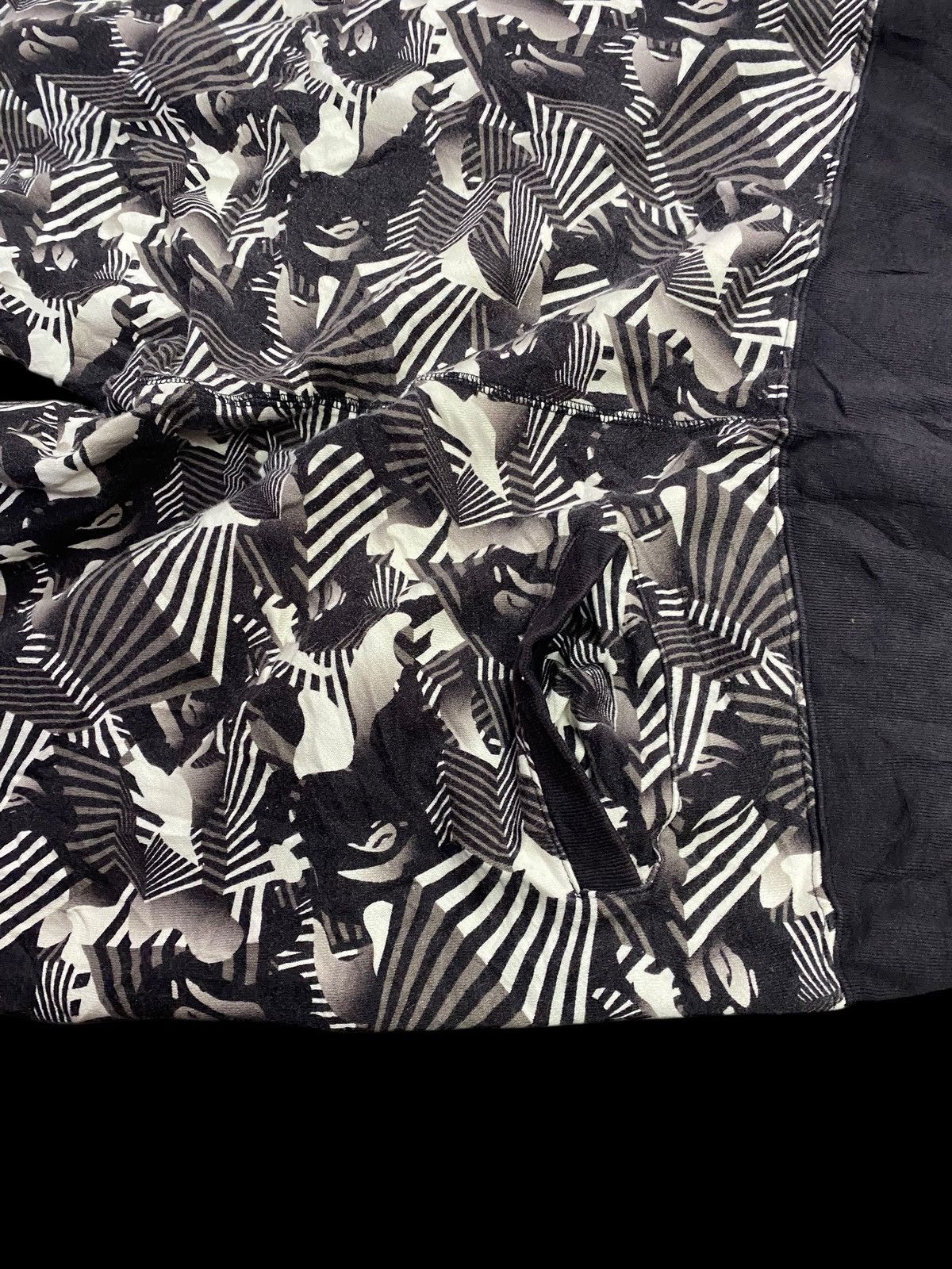 Bape A Bathing Ape (BAPE) All-Over Graphic Camo Jogger Pants Size US 34 / EU 50 - 20 Thumbnail