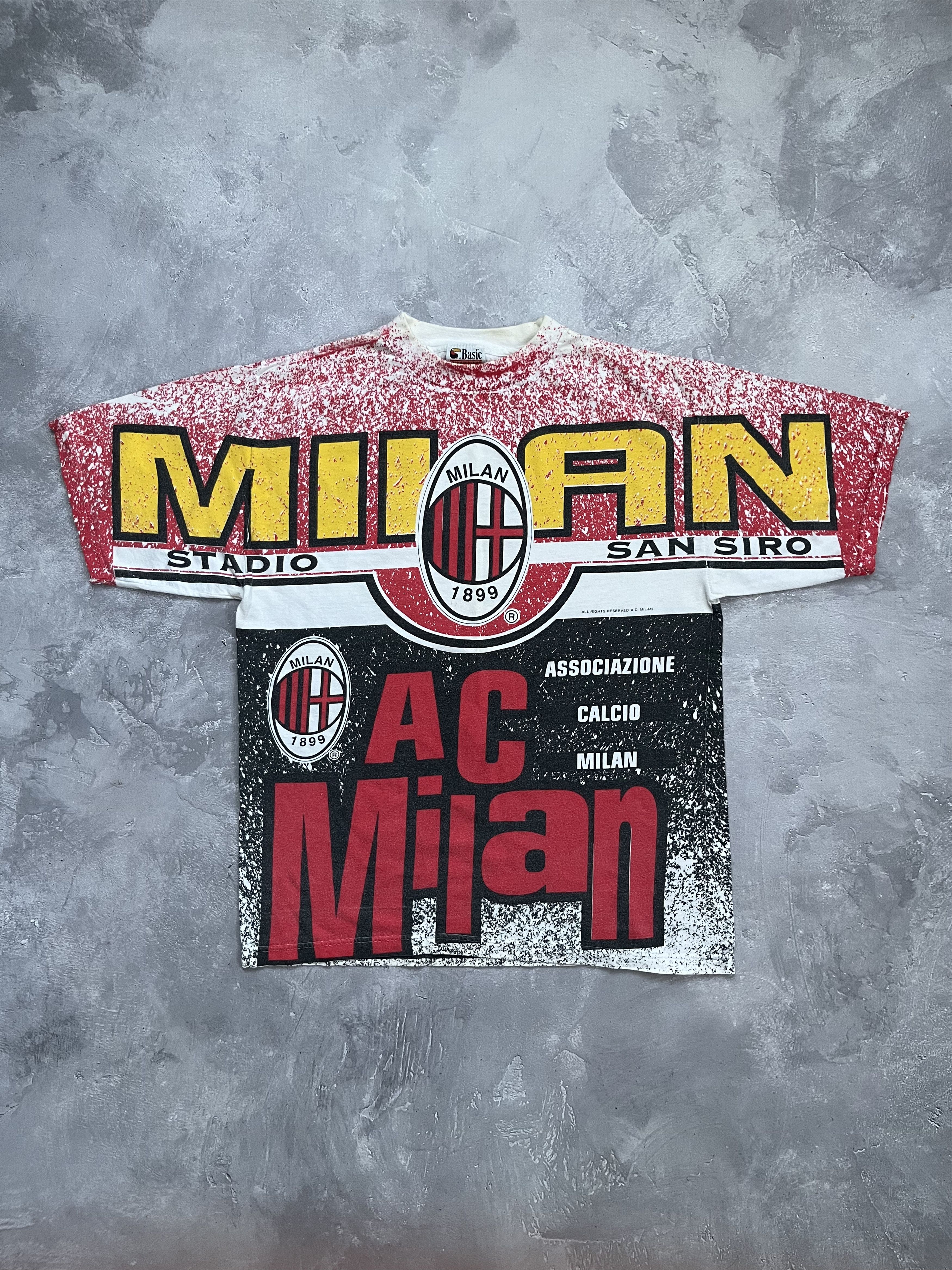 Vintage Vintage Y2K AC Milan Over Print T Shirt Size XS-S Red Size US S / EU 44-46 / 1 - 1 Thumbnail