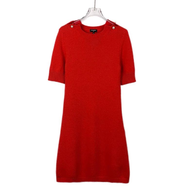 Chanel ChanelRed pearl buckle cashmere knitted dress 2503-Nextarro Size XXS / US 00 / IT 34 - 1 Thumbnail