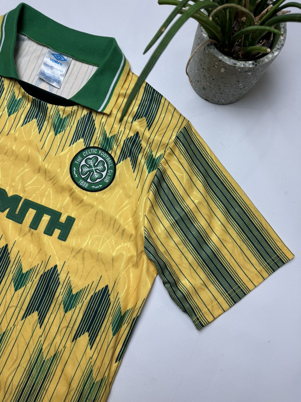 Umbro × Vintage Rare vintage soccer jersey umbro Celtic y2k (fake) Size US XL / EU 56 / 4 - 3 Thumbnail