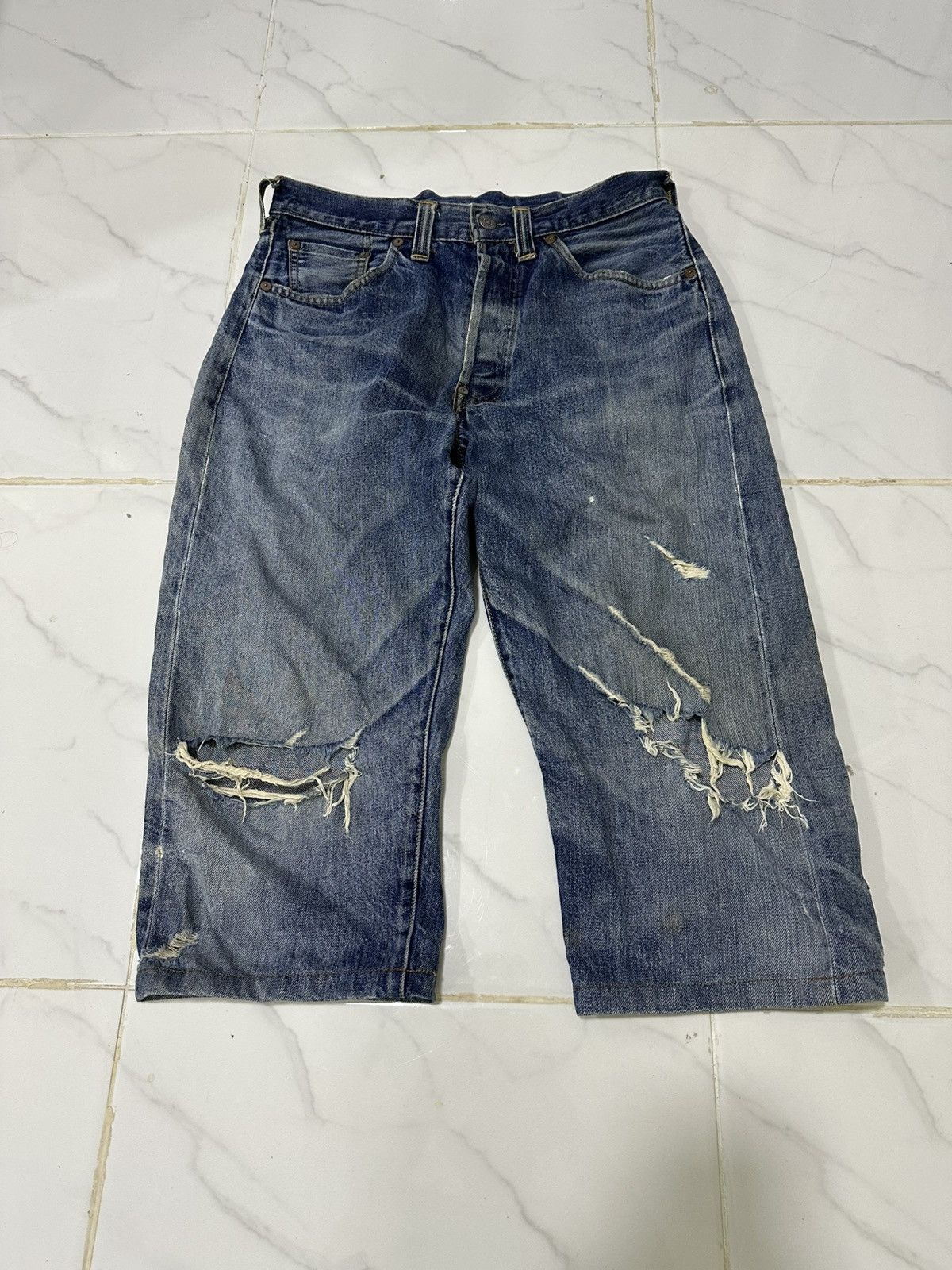 Levi's Vintage Big e pek 201 lvc buckle back 90s Size US 30 / EU 46 - 1 Thumbnail