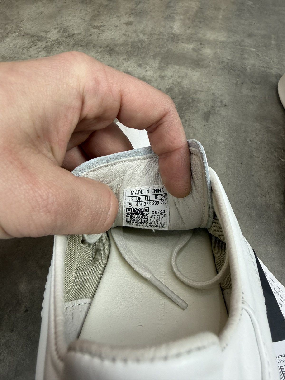 Y-3 Adidas Y-3 Stan Smith White 37 1/3 Size US 6.5 / IT 36.5 - 11 Thumbnail