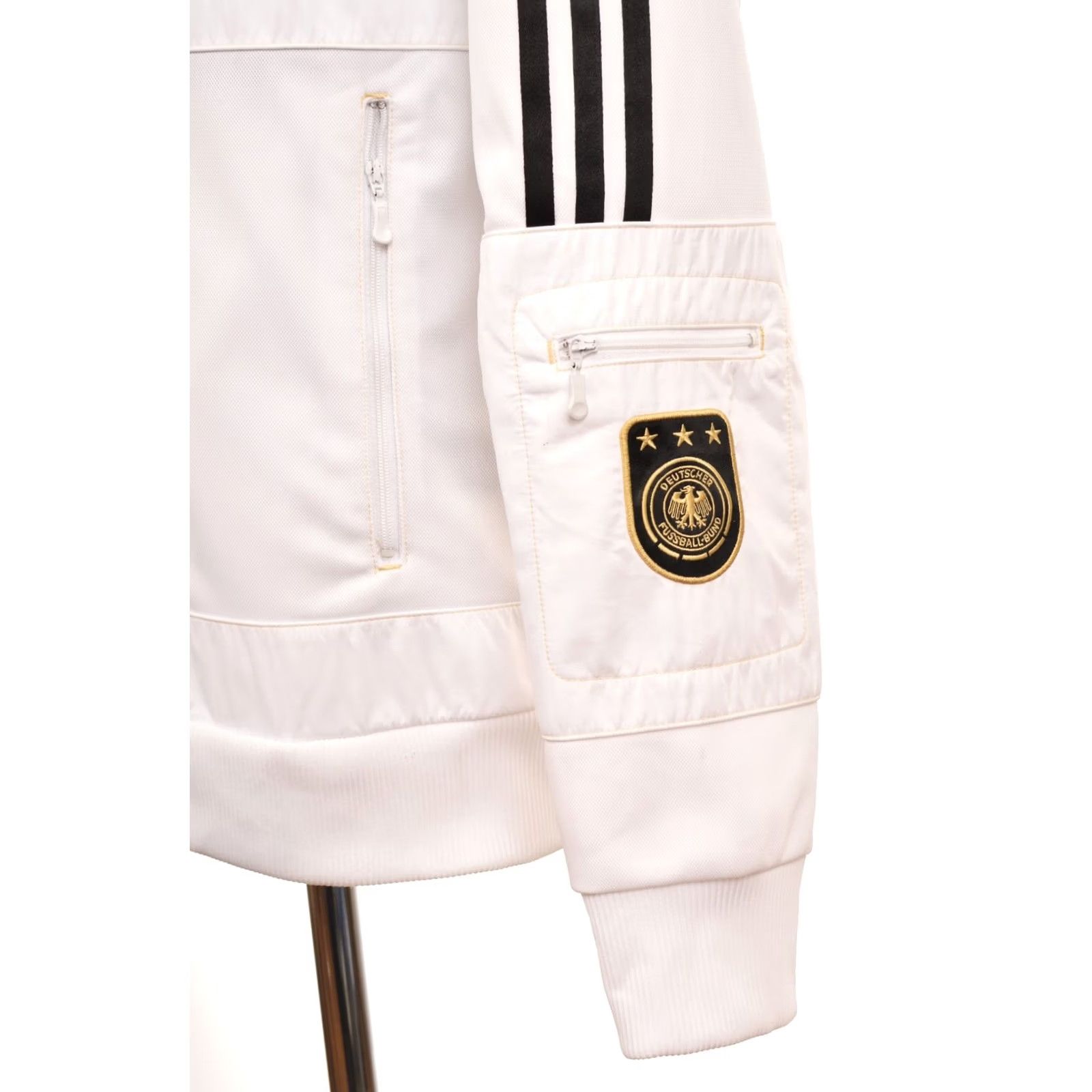 Adidas Adidas DDP Germany 2010/2011 Track Jacket P42267 Size S White Men Shirt Size US S / EU 44-46 / 1 - 3 Thumbnail