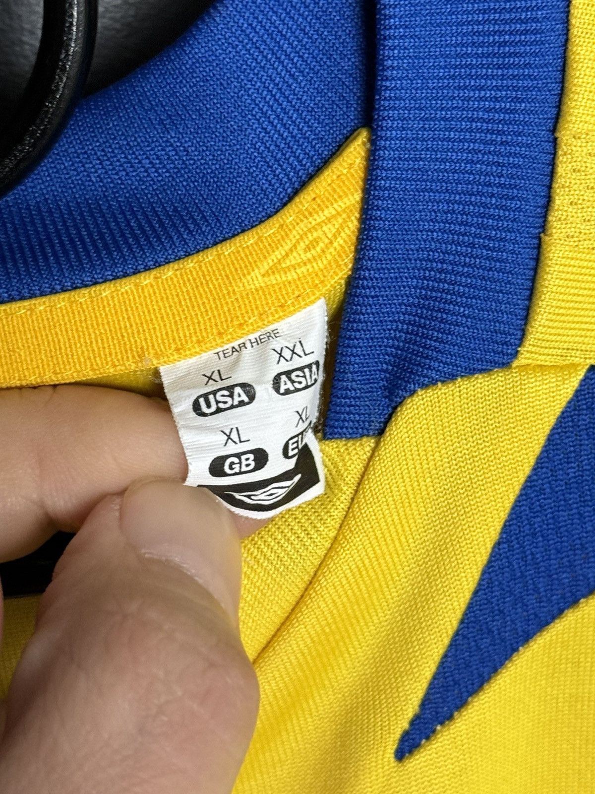 Umbro Sweden National Team 07/08 Home Football Jersey T-Shirt Size US XL / EU 56 / 4 - 7 Thumbnail