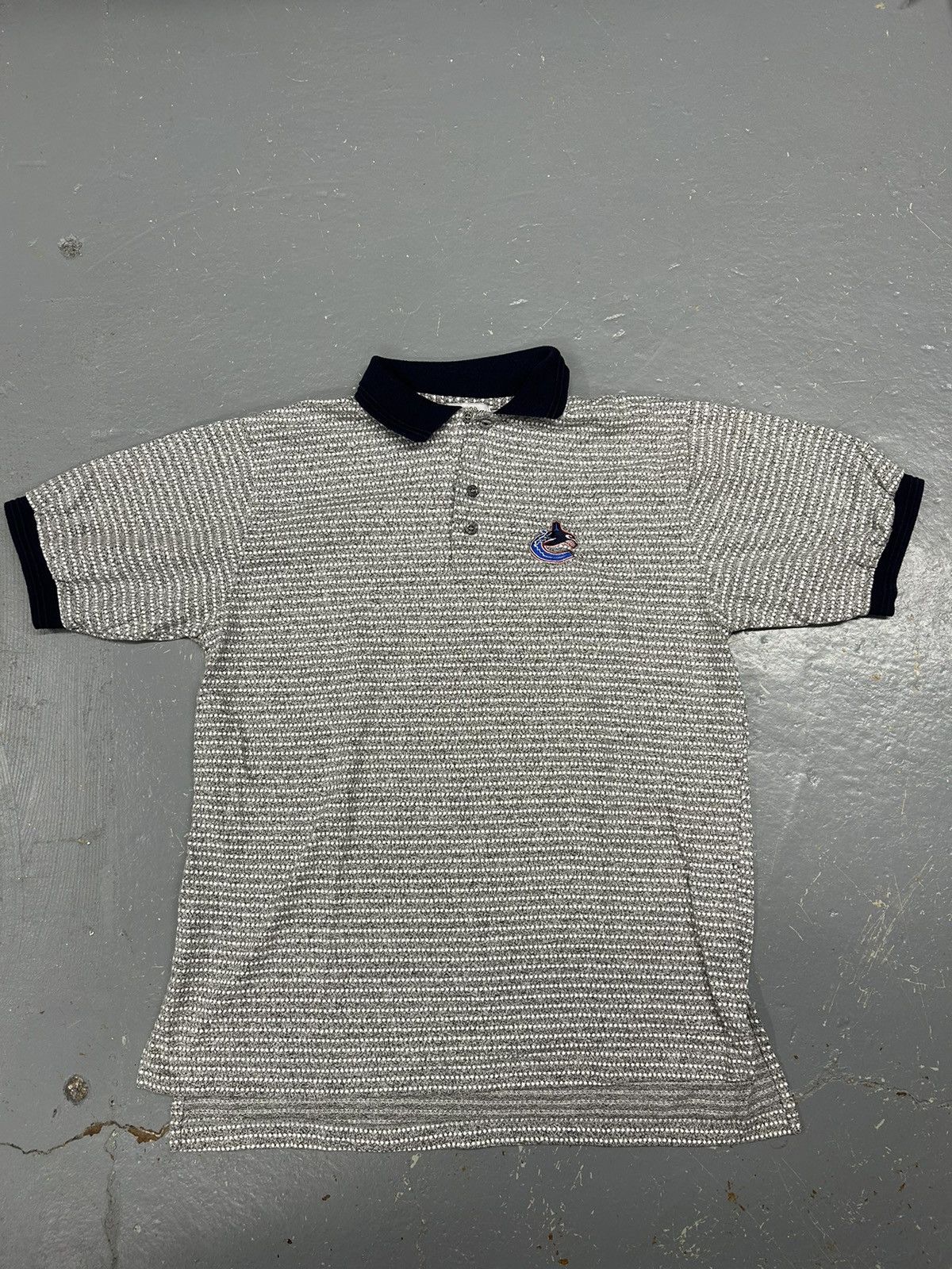 NHL × Vintage Crazy Vintage 90s Essential Vancouver Canucks Polo Tee Shirt Size US XL / EU 56 / 4 - 1 Thumbnail
