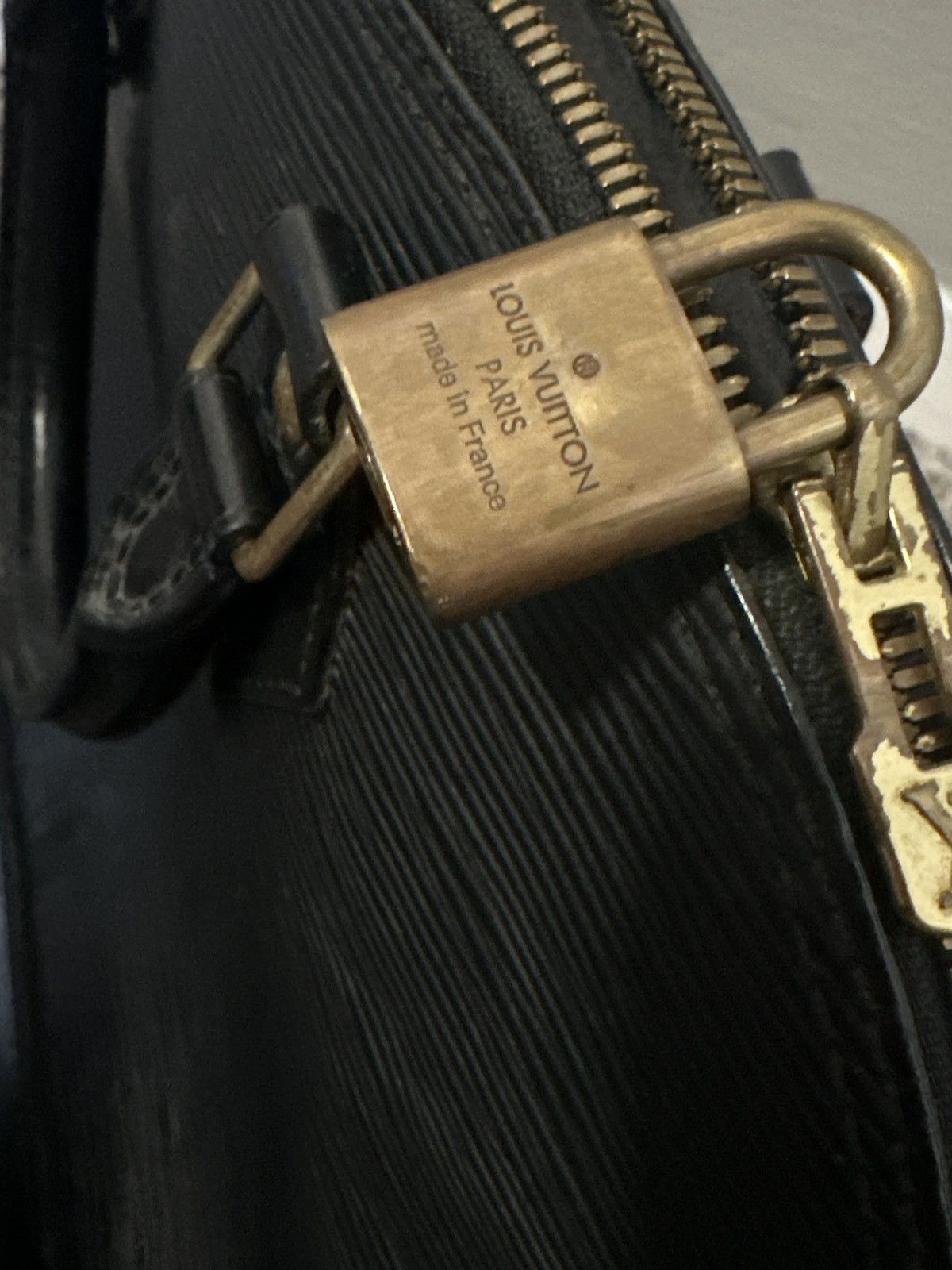 Louis Vuitton × Vintage Vintage Louis Vuitton Epi Alma PM Black purse Size ONE SIZE - 8 Thumbnail
