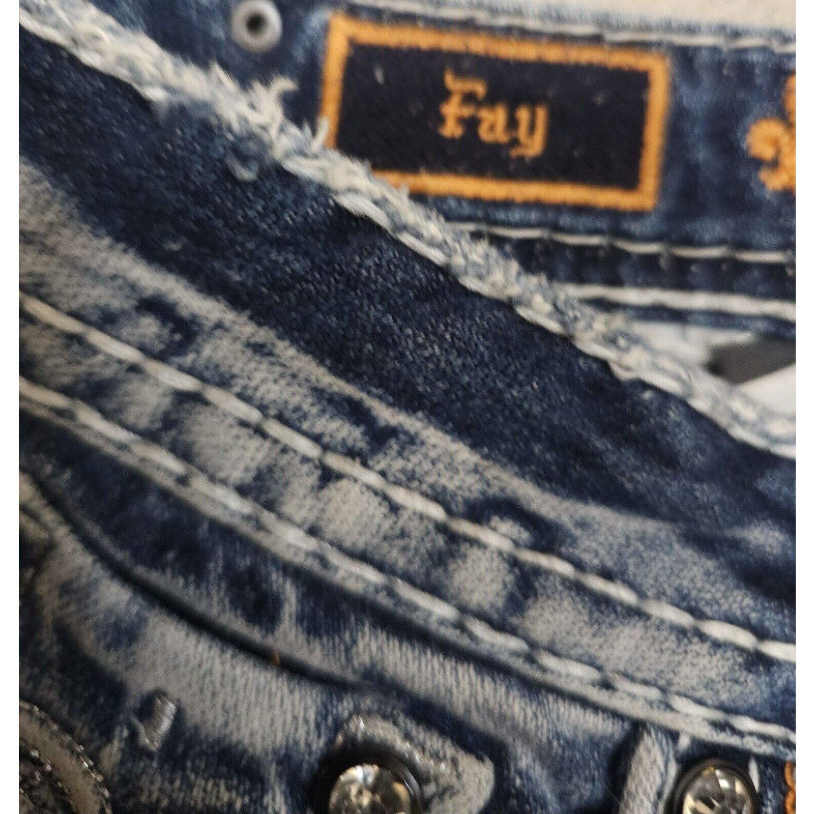 Rock Revival Rock revival Rhinestone Flap Pocket Fay Mid-Rise Size 26 Size 26" / US 2 / IT 38 - 7 Thumbnail