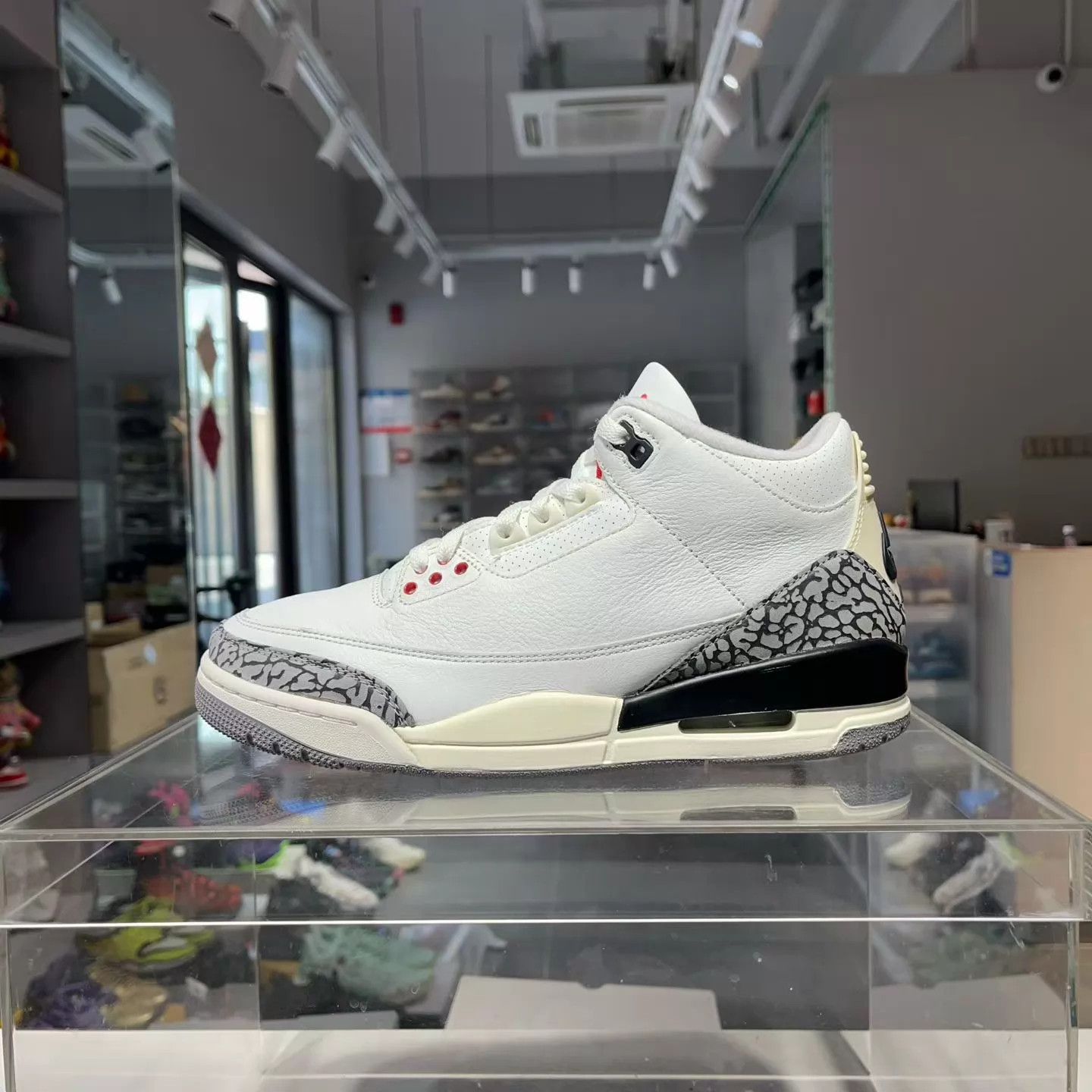 Nike AJ3 White Cement 42 US 9/10 Size US 9 / EU 42 - 2 Thumbnail