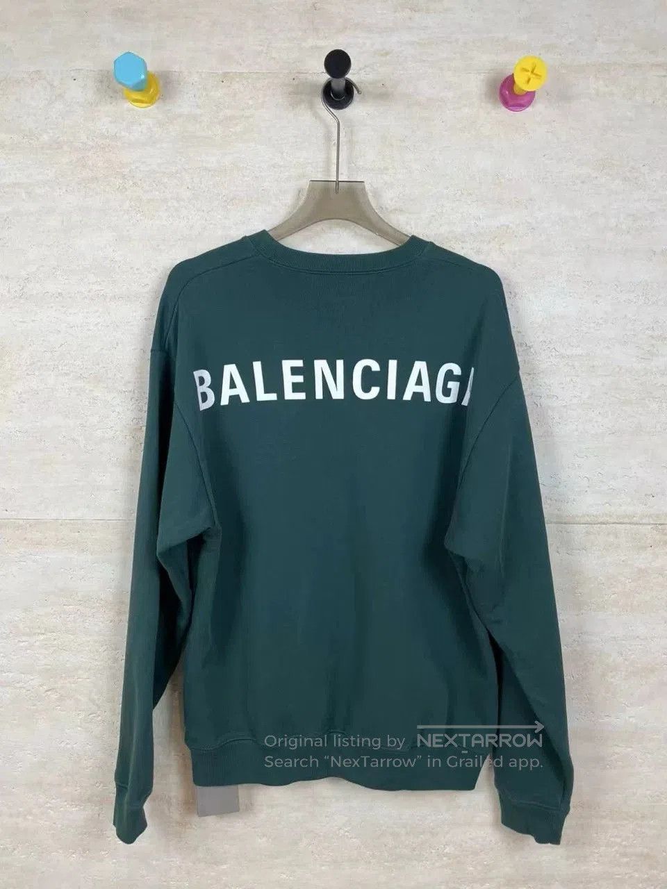 Balenciaga Balenciaga Green Back Logo Sweatshirt. Size US S / EU 44-46 / 1 - 2 Thumbnail
