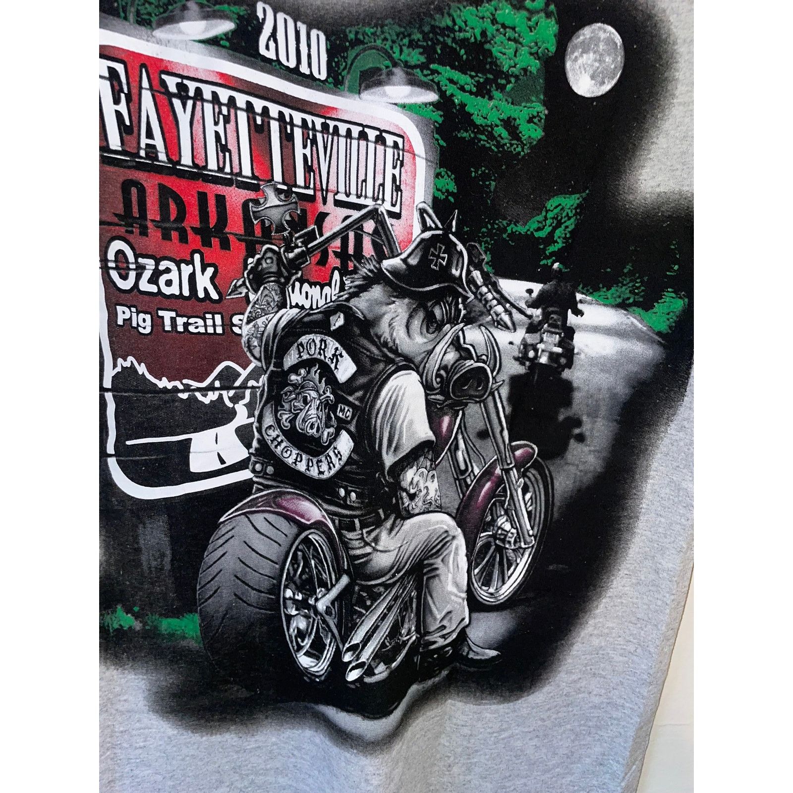 Gildan Fayetteville Biker Shirt Arkansas Ozark Pig Bike Tee 2010 M Size US M / EU 48-50 / 2 - 8 Thumbnail