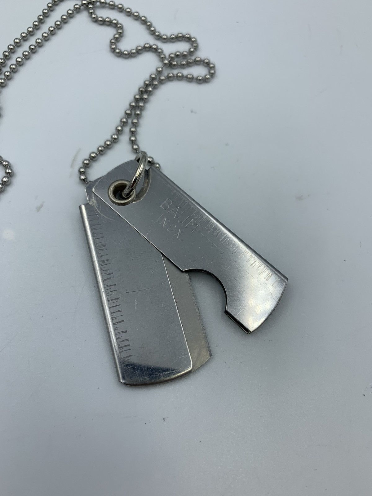 CAROL CHRISTIAN POELL SS18 PORTABLE BLADE ON SILVER CHAIN
