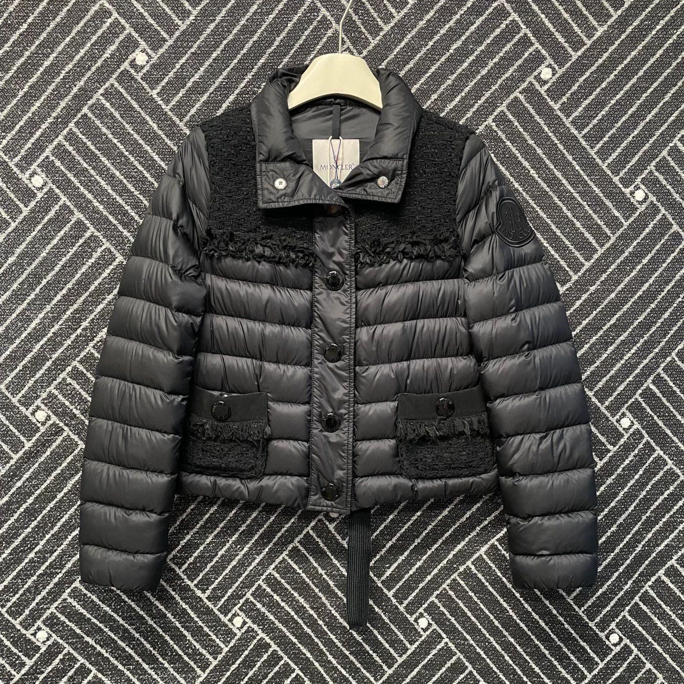 Moncler Moncler LUNAIRE Women's Black Short Wool Down Snap Size S / US 4 / IT 40 - 1 Thumbnail