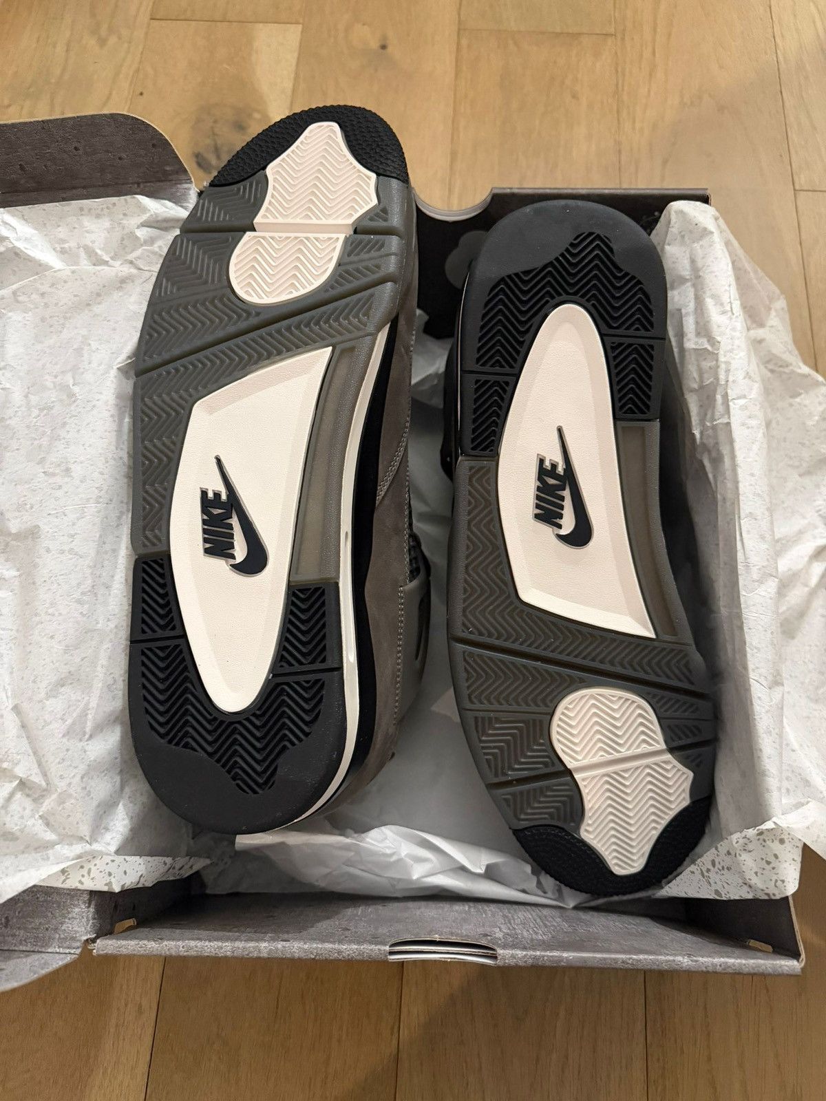 Jordan Brand Air Jordan 4 Rétro « Cave Stone » Size US 14 / EU 47 - 5 Thumbnail