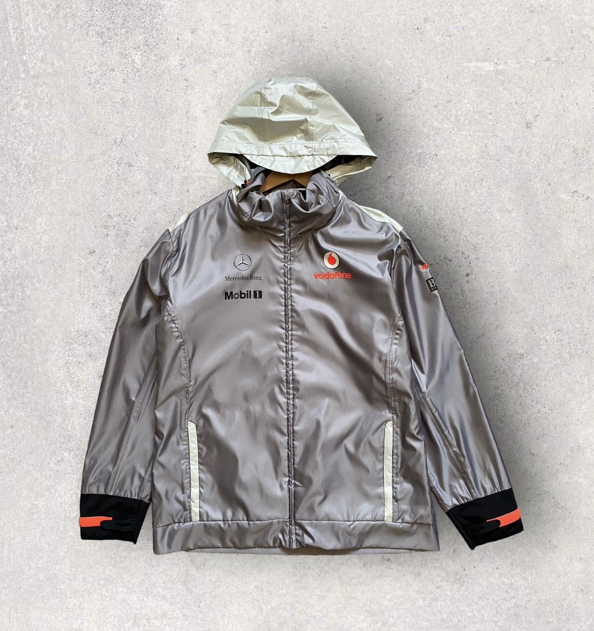 Veste Mercedes-Benz Vodafone McLaren F1 Femme - Taille L - Gris Satiné - Parfait état Occasion