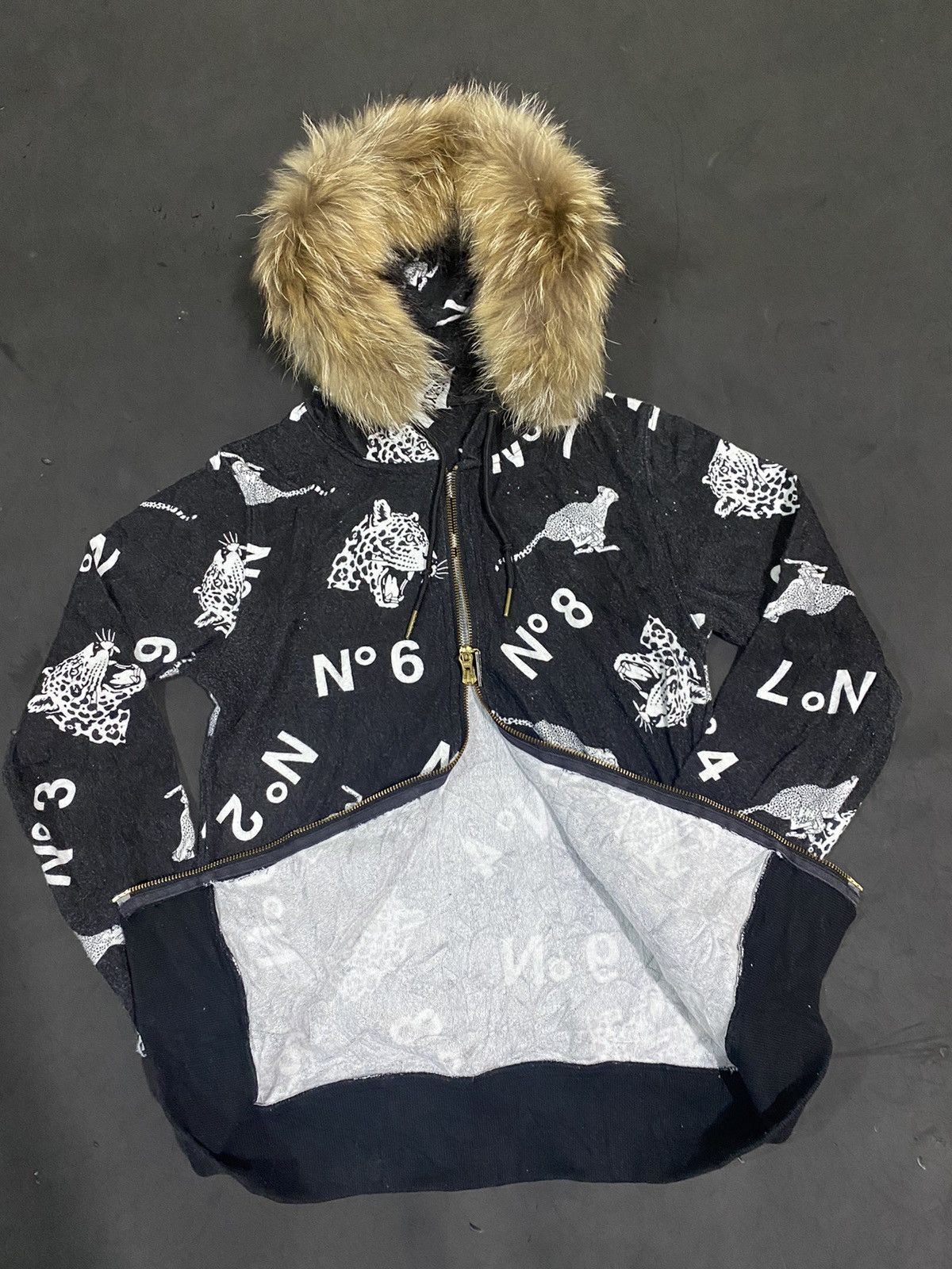 Japanese Brand 💸BINDINGOFFER💸Japanese furhoodie joyrich styled goa kmrii Size US S / EU 44-46 / 1 - 3 Thumbnail