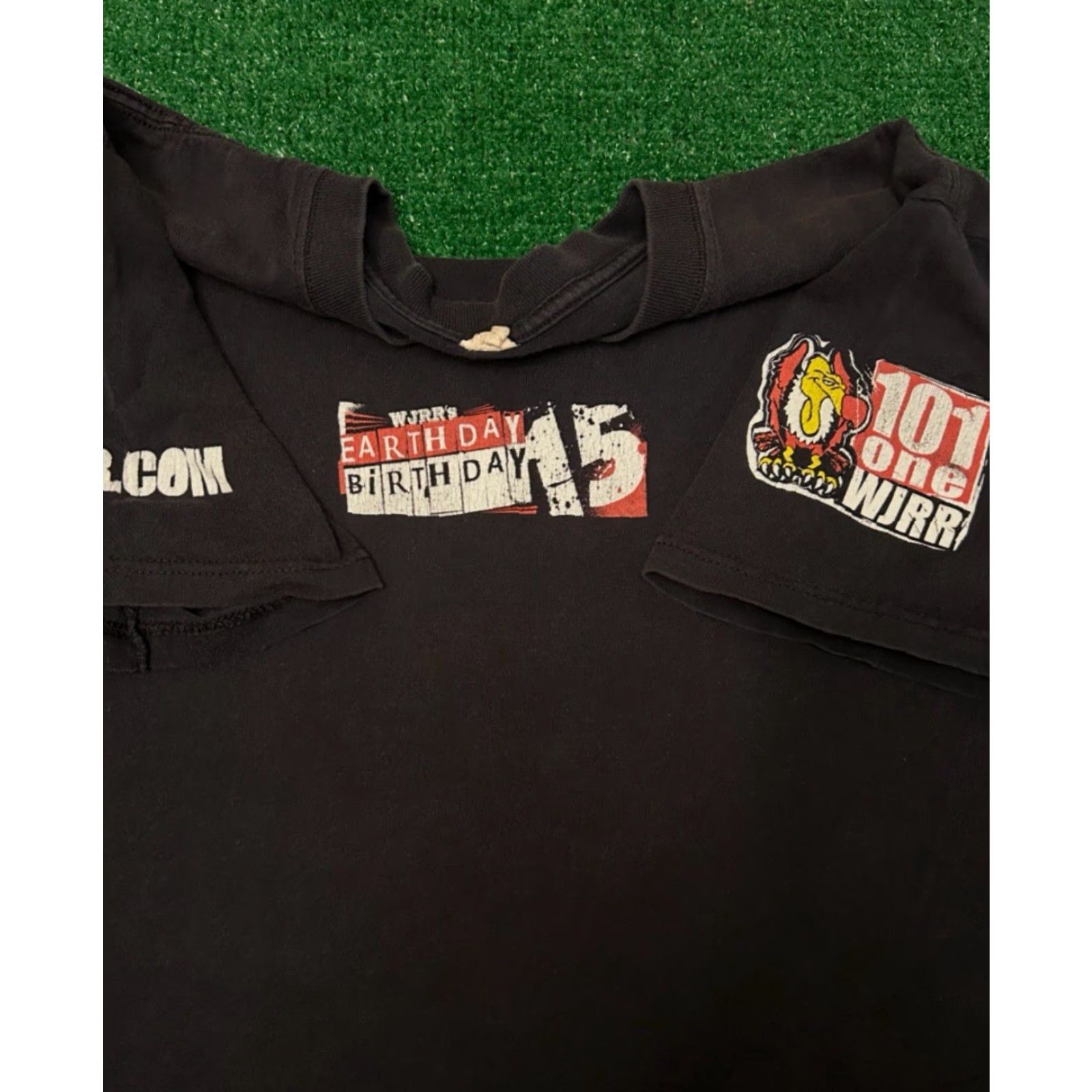 Vintage VINTAGE Earthday Birthday Rock Band Tee Orlando 2008 VTG Shirt Mens Size Large Black Rock Music 90s Boys Mens Size US L / EU 52-54 / 3 - 3 Thumbnail