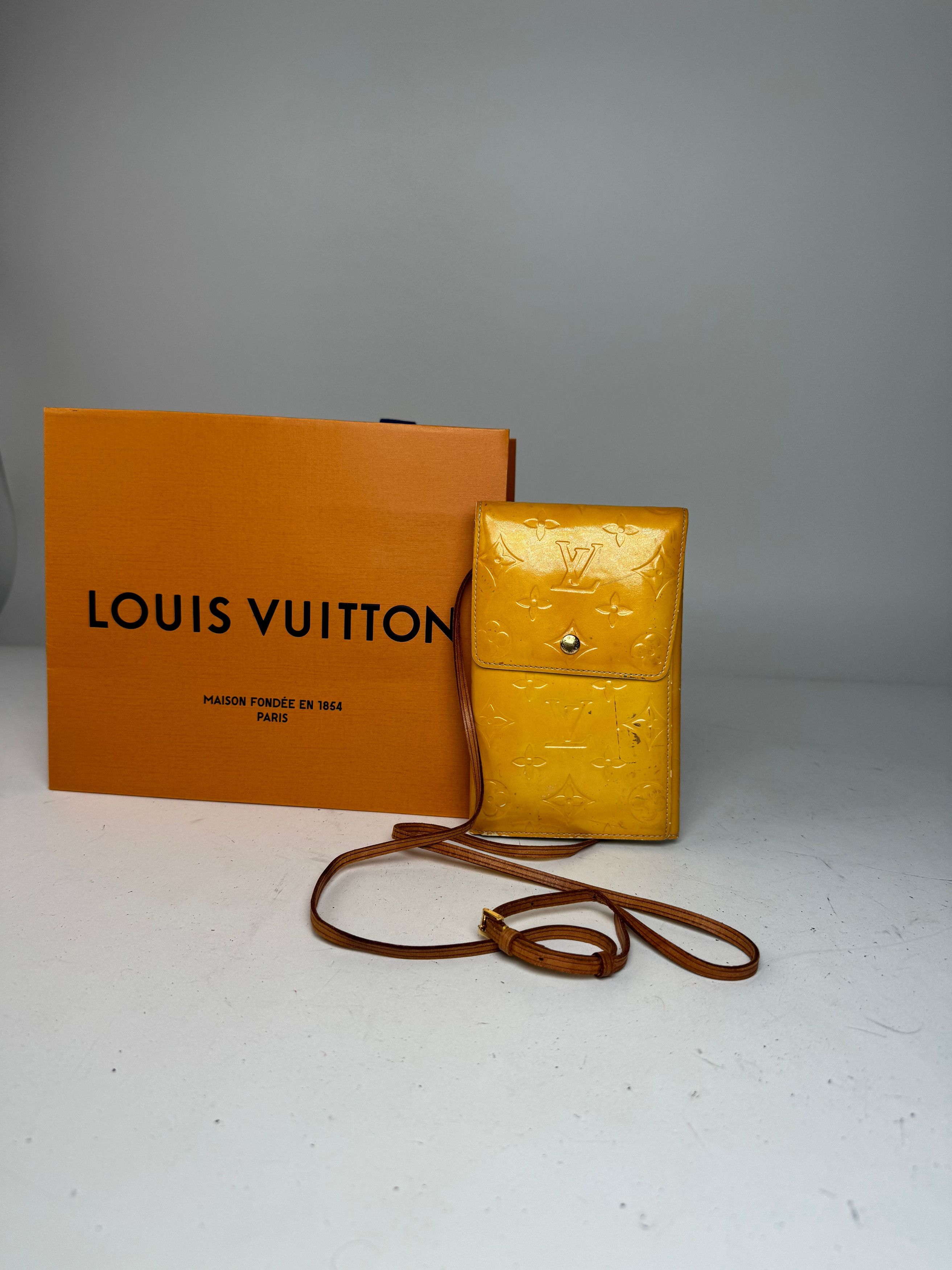 Louis Vuitton Vintage Vernis Leather Messenger Bag Yellow Size ONE SIZE - 1 Thumbnail