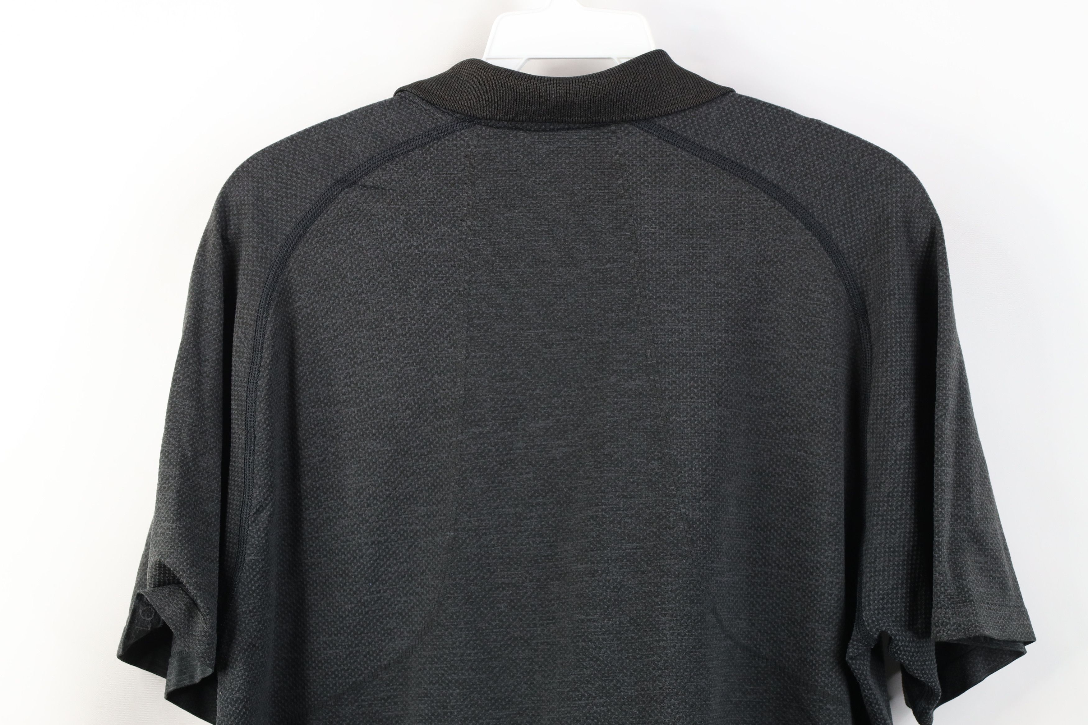 Lululemon Lululemon Vent Tech Knit Collared Golf Polo Shirt Black Size US L / EU 52-54 / 3 - 13 Thumbnail