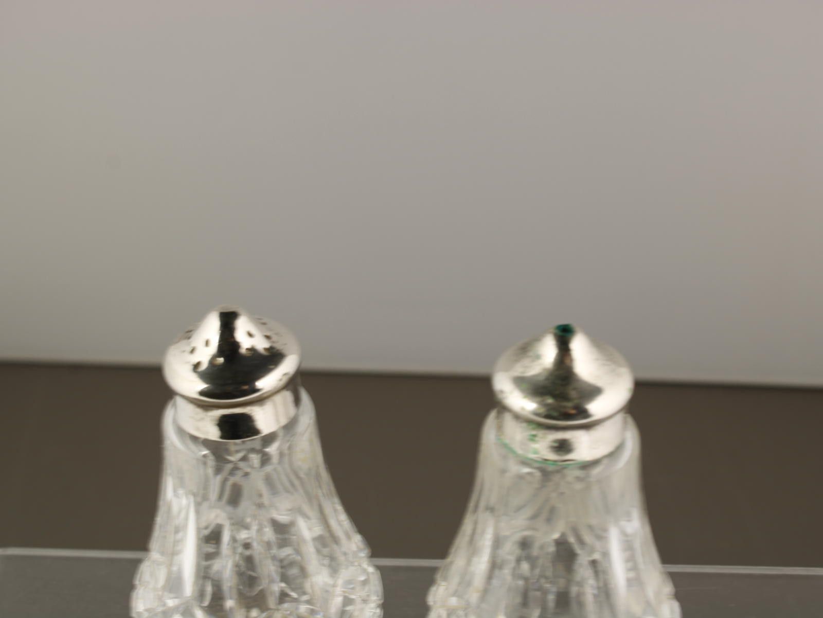 The Unbranded Brand Stuart Crystal Cut Glass Salt and Pepper Shakers Silver Tops Size ONE SIZE - 5 Thumbnail