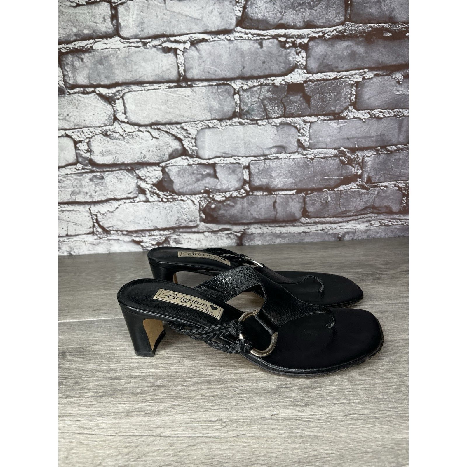 Brighton Brighton Tawny Black Leather Heel Buckle Thong Italy Sandals Size US 7.5 / IT 37.5 - 12 Thumbnail