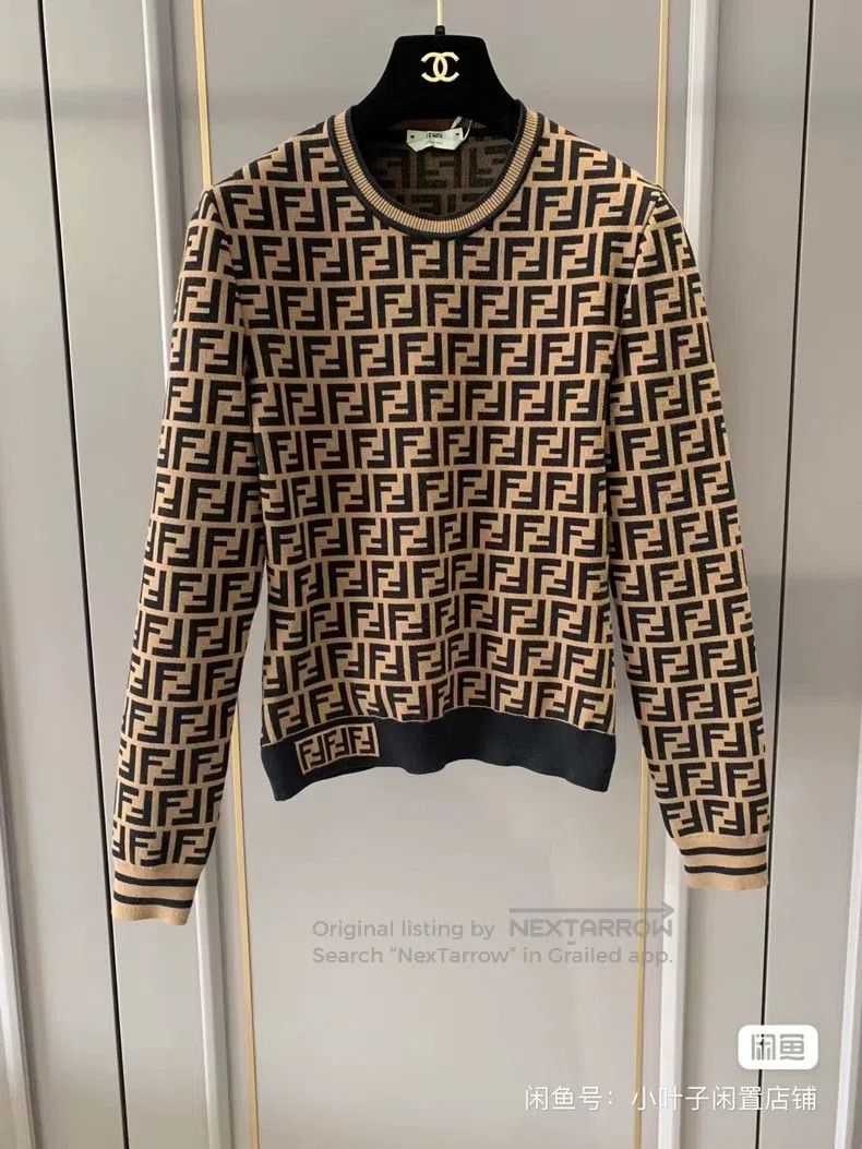 Fendi Fendi Monogram Sweater Size XS / US 0-2 / IT 36-38 - 1 Thumbnail