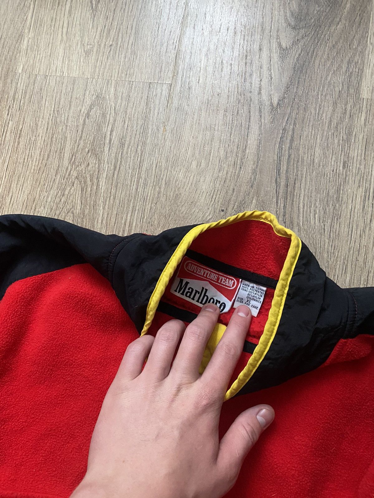 Marlboro × Vintage VINTAGE 90s MARLBORO LOGO PATCH RED BLACK FLEECE JACKET COAT Size US XL / EU 56 / 4 - 6 Thumbnail