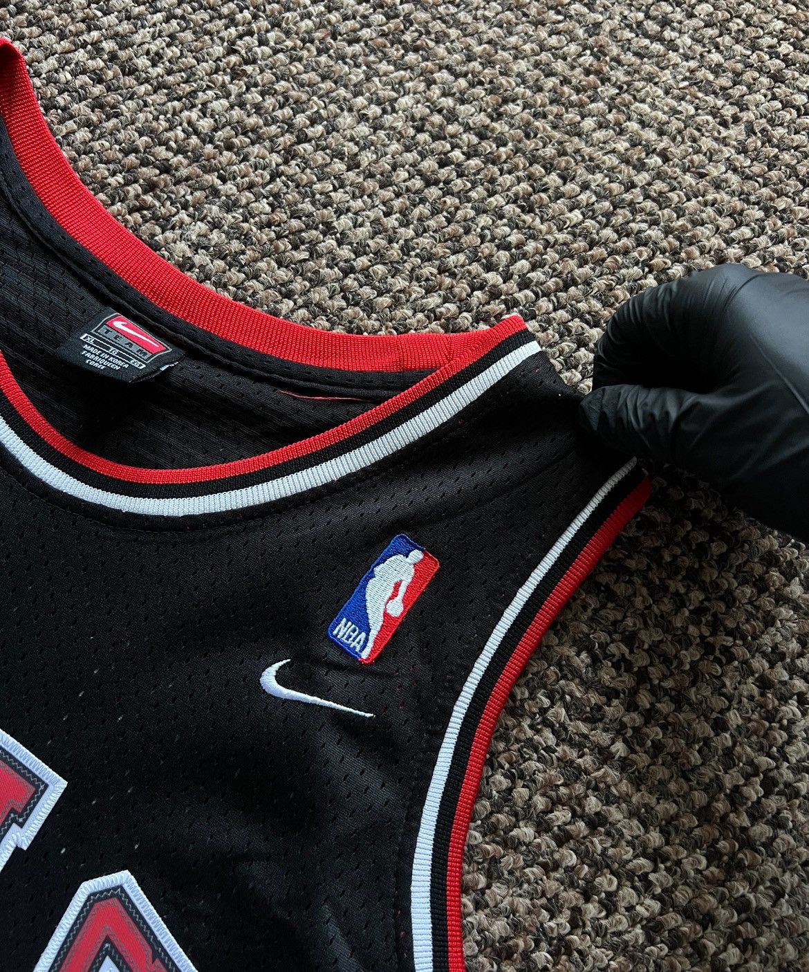 NBA Vintage 90s NIKE JORDAN NBA Chicago Bulls Jersey #23 Size US XL / EU 56 / 4 - 19 Thumbnail