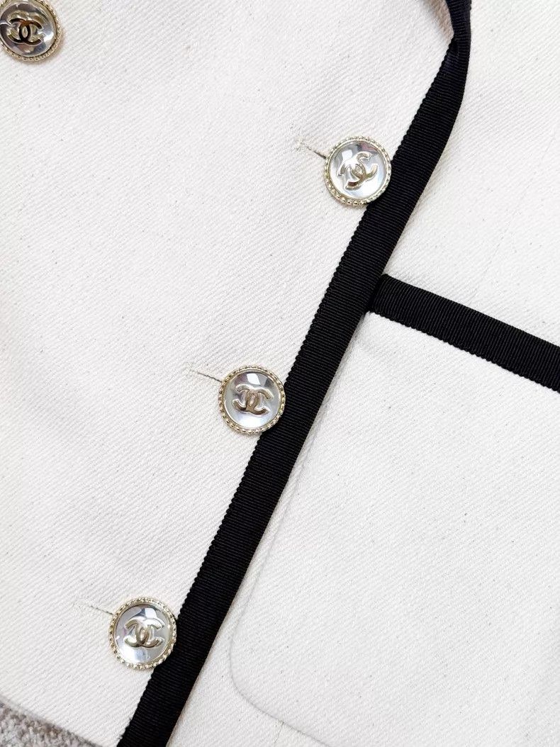 Chanel Chanel Three-dimensional black letter logo sequin bow jack Size XS / US 0-2 / IT 36-38 - 4 Thumbnail