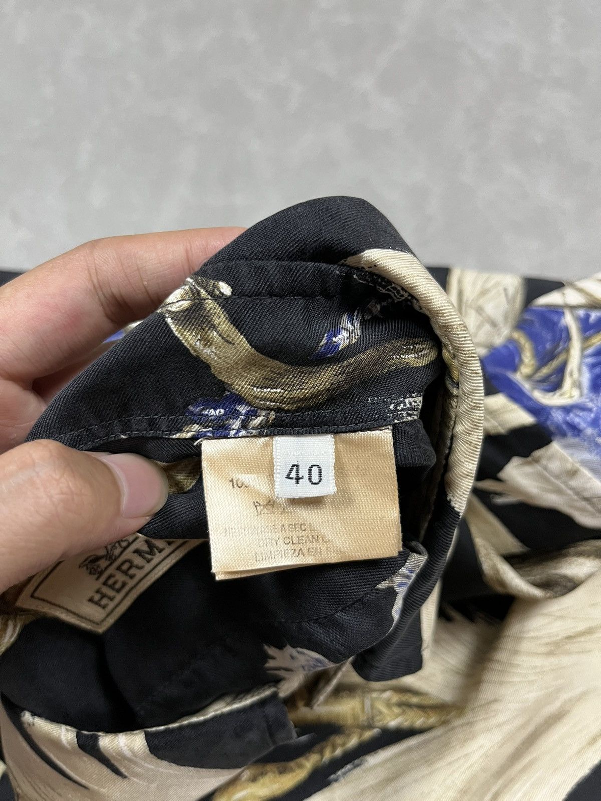Hermes 90s Hermes silk button up Size US L / EU 52-54 / 3 - 15 Thumbnail