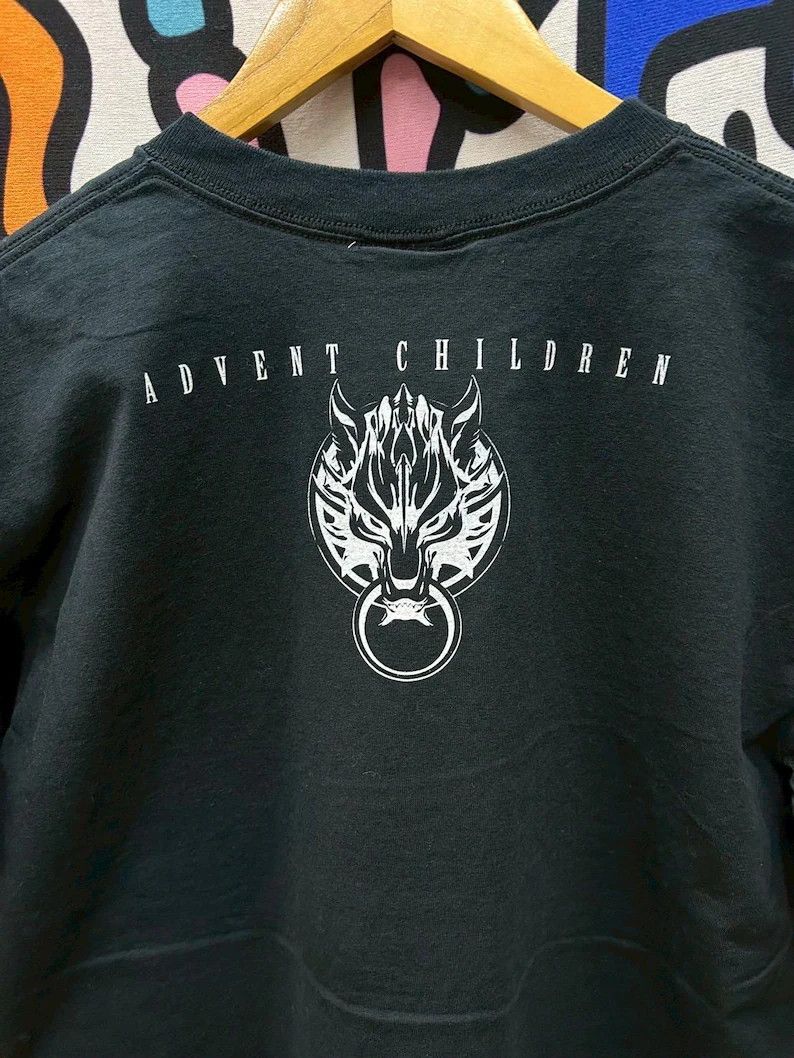 Vintage Vintage 2000s Final Fantasy VII Game tshirt size M Size US M / EU 48-50 / 2 - 4 Thumbnail