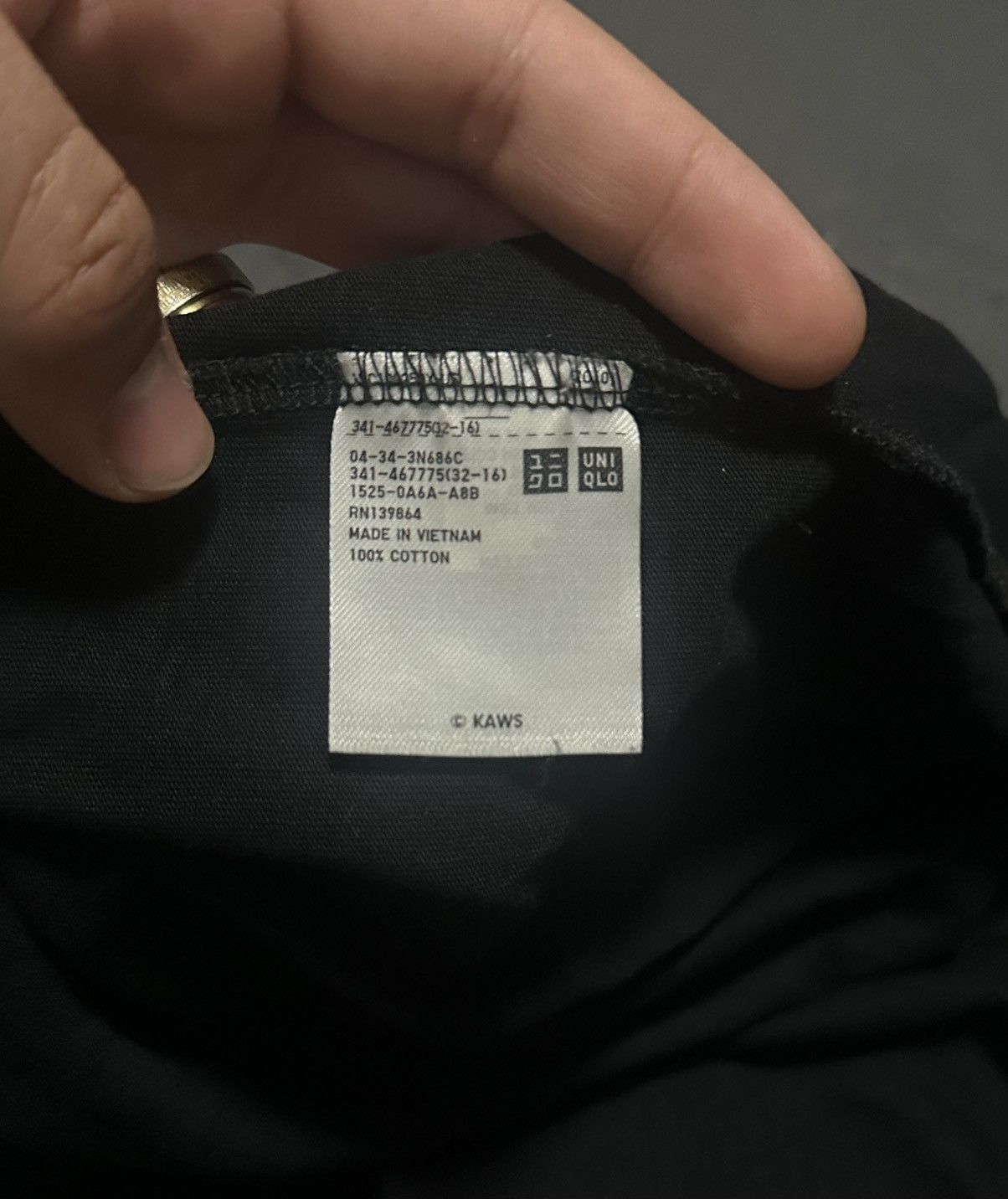 Kaws × Vintage KAWS x Uniqlo UT Size US L / EU 52-54 / 3 - 7 Thumbnail