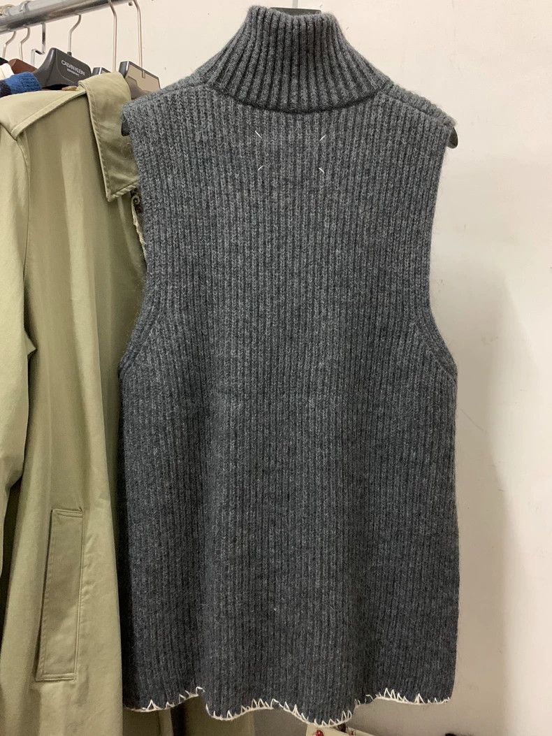 Maison Margiela Maison Margiela AW20 Wool Knit Vest- dmc Size US S / EU 44-46 / 1 - 1 Thumbnail