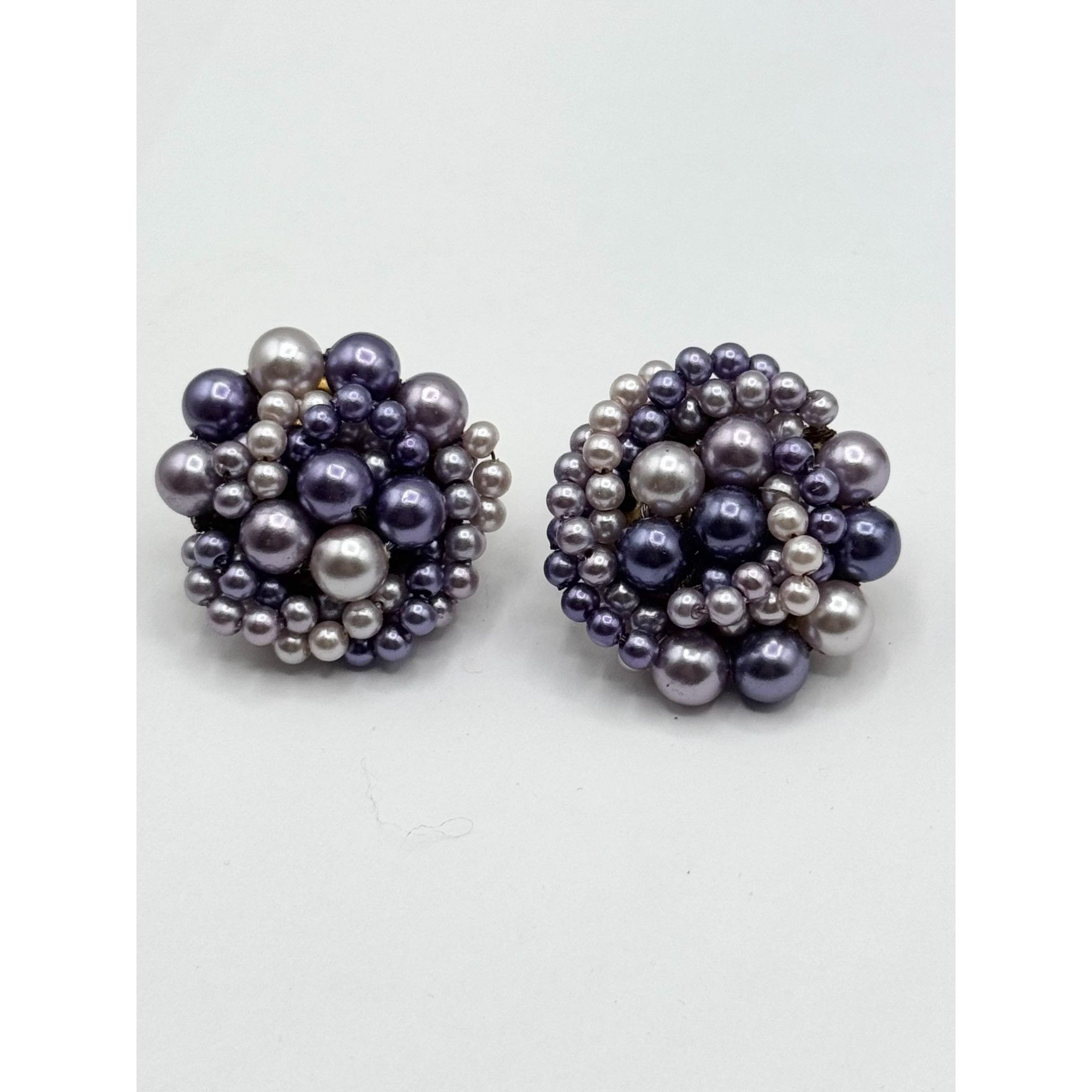 Vintage Vintage purple Japan faux pearl cluster clip on earrings Size ONE SIZE - 1 Thumbnail