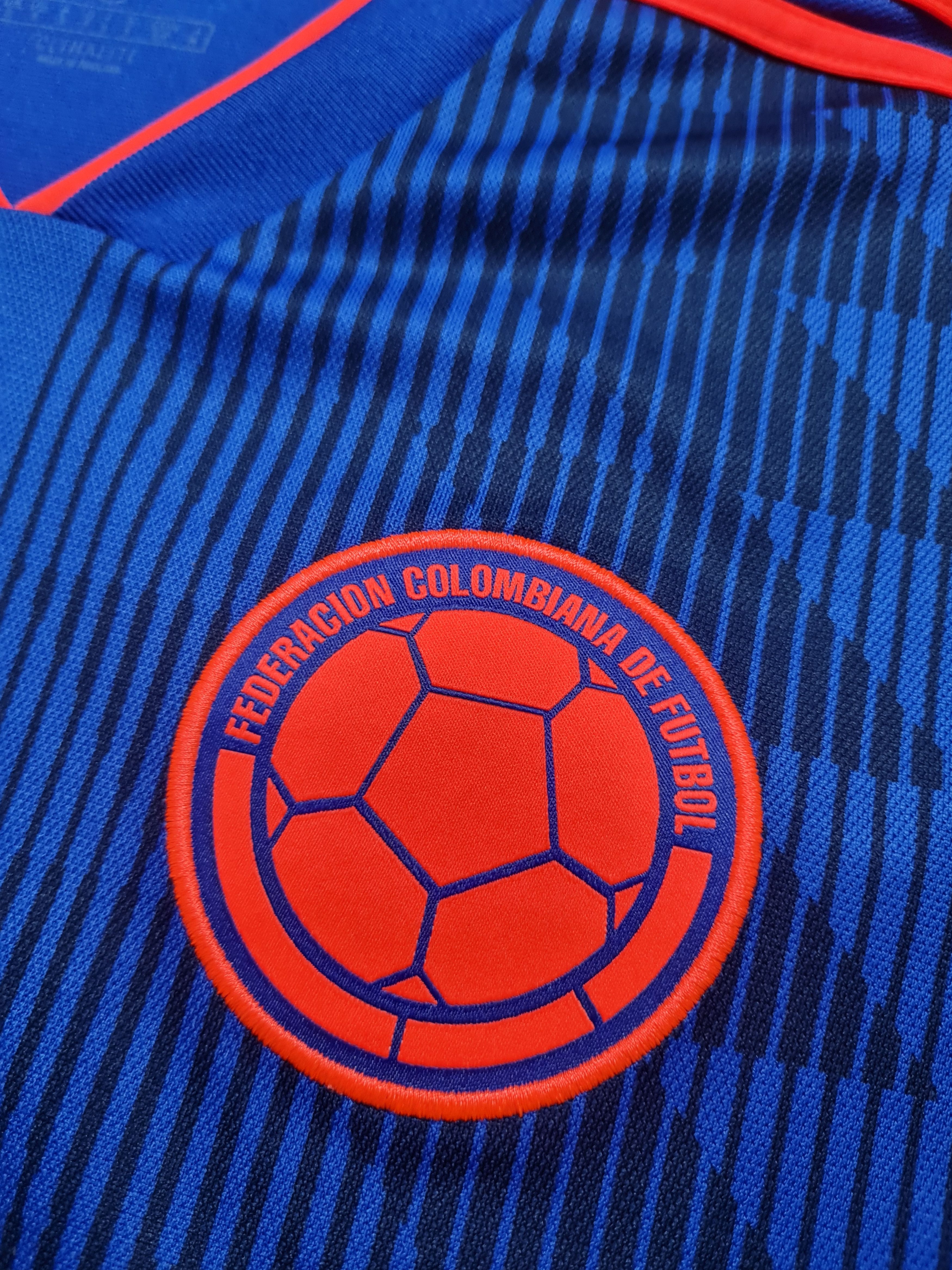 Adidas SOCCER JERSEY COLOMBIA 2018/2019 SHIRT ADIDAS CW1562 Size US S / EU 44-46 / 1 - 13 Thumbnail