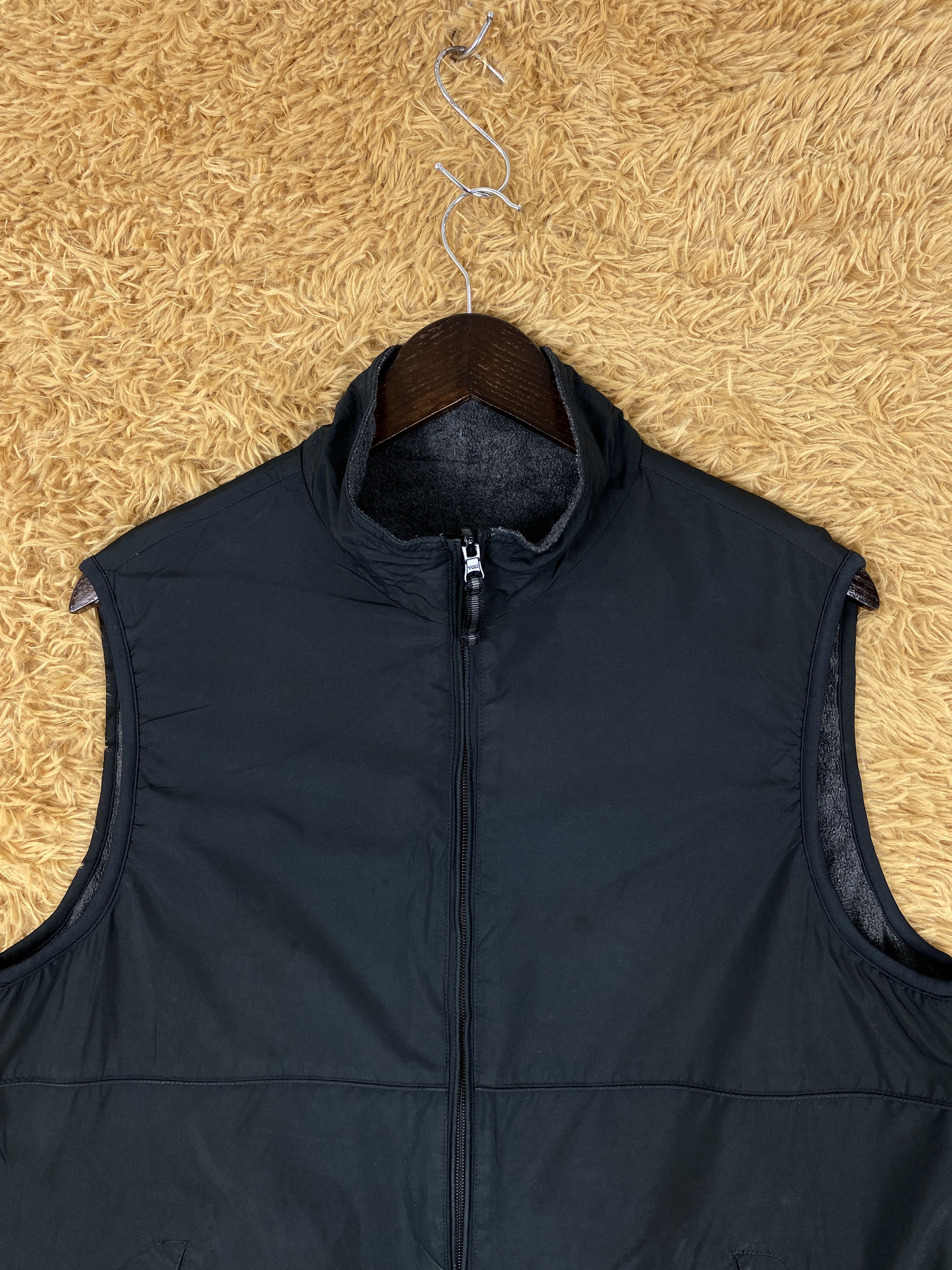 Uniqlo Vintage Uniqlo Reversible Fleece Vest Size US S / EU 44-46 / 1 - 6 Thumbnail