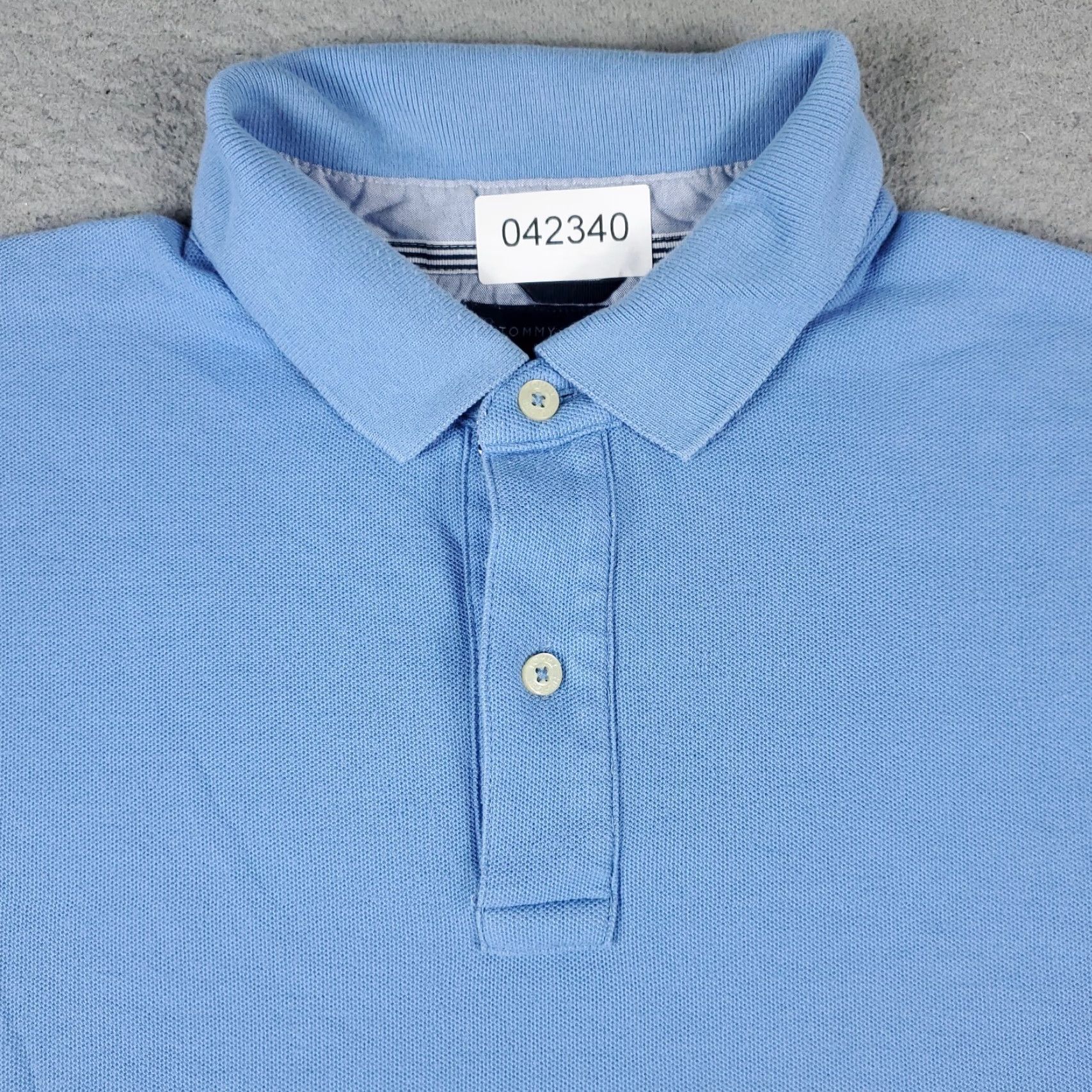 Tommy Hilfiger Tommy Hilfiger Polo Shirt Mens Large Blue Casual Short Sleeve Polo Shirt Adults L Blue Classic Logo 90s style Mens Size US L / EU 52-54 / 3 - 2 Thumbnail