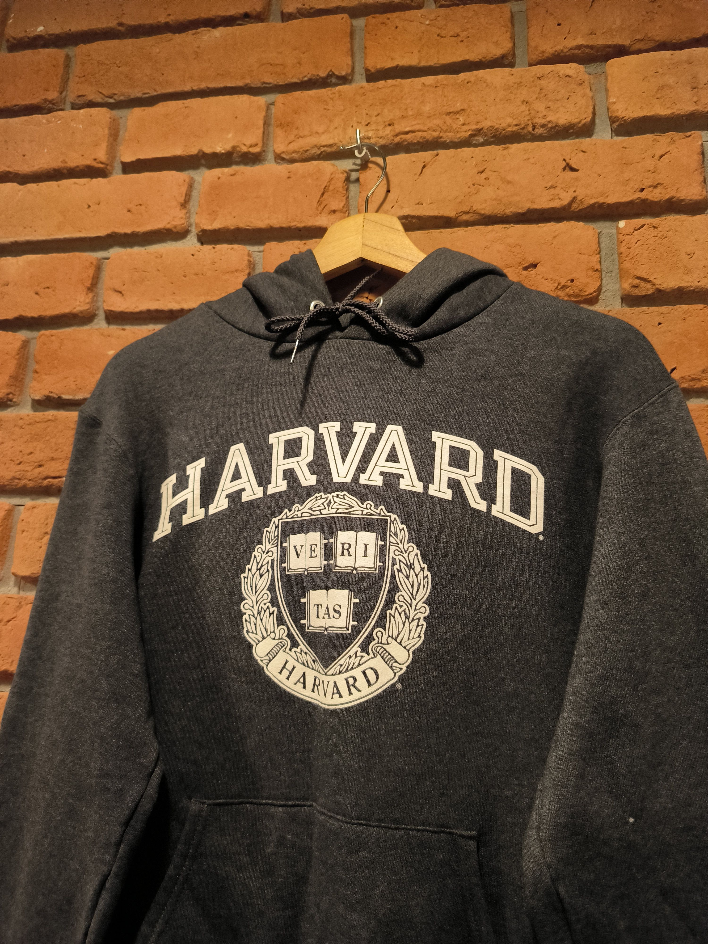 Champion × Vintage Champion Harvard Hoodie University Logo Veritas Size US S / EU 44-46 / 1 - 3 Thumbnail