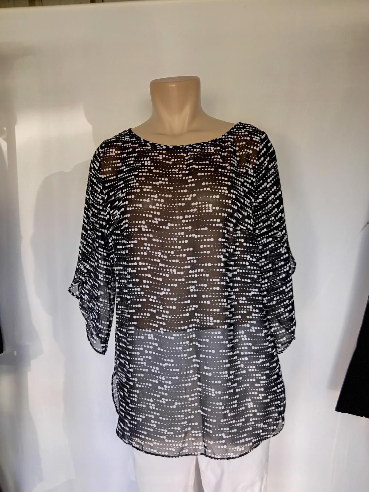 Worthington Elegant Worthington Sheer Black and White Top Size M / US 6-8 / IT 42-44 - 1 Thumbnail