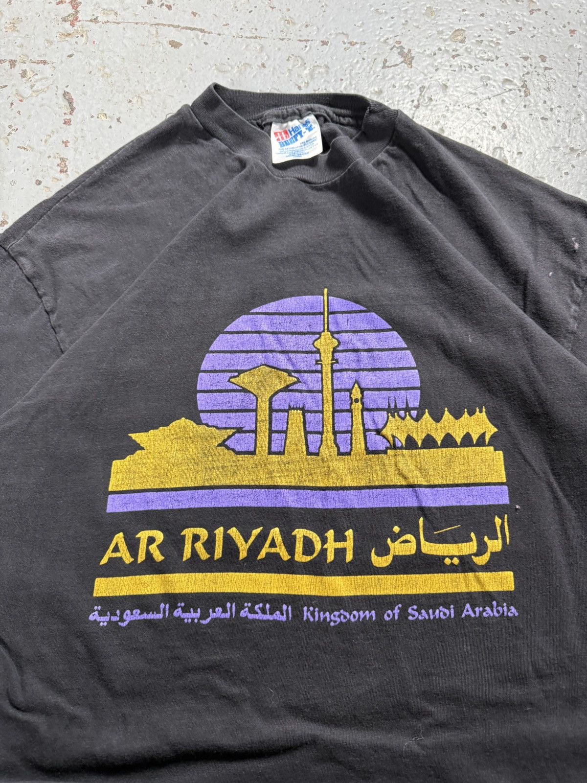 Other Insane Vintage Ar Riyadh Saudi Arabia Single Stitch Tee Size US L / EU 52-54 / 3 - 2 Thumbnail