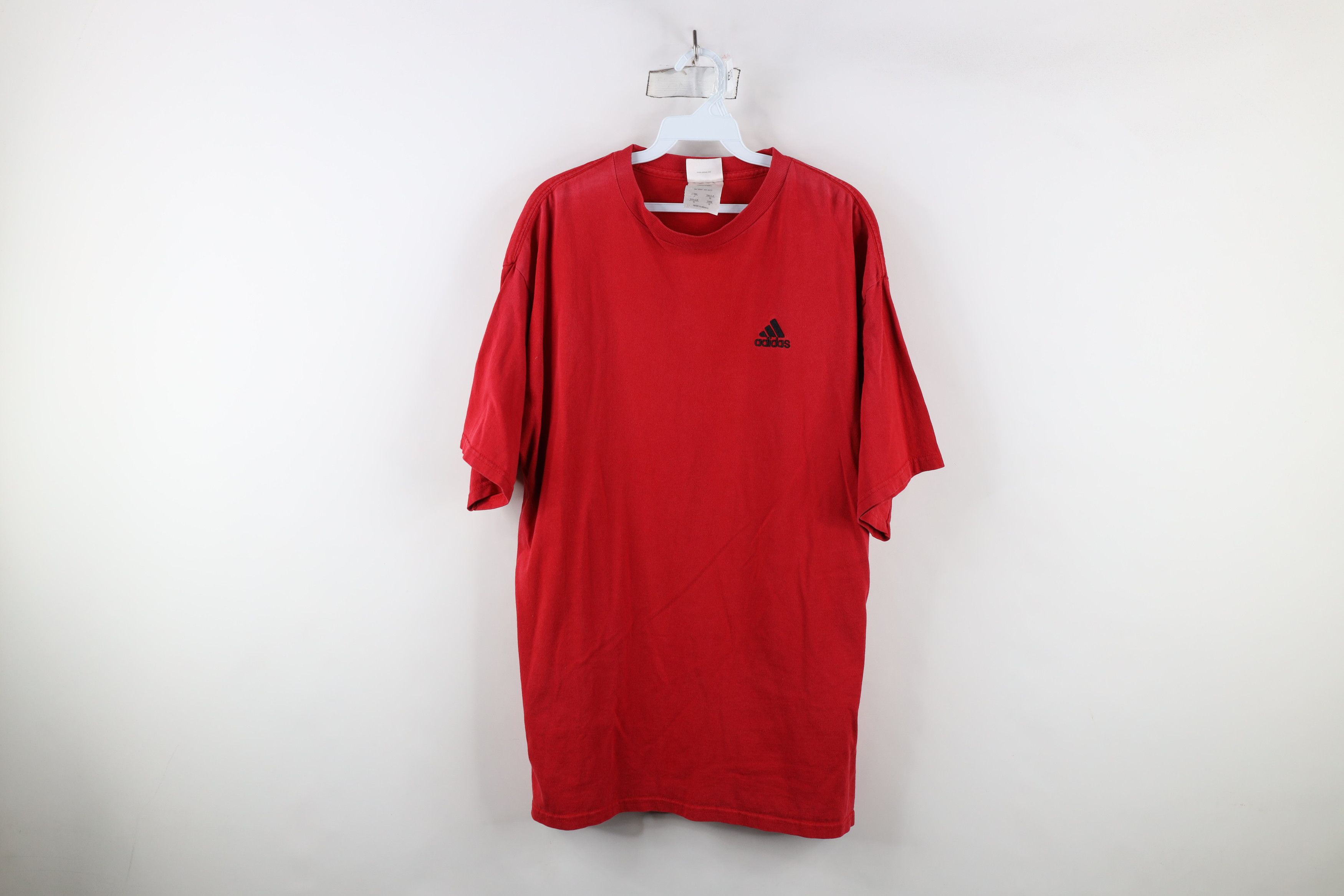 Adidas × Vintage Vintage Y2K 2003 Adidas Spell Out Short Sleeve T-Shirt Red Size US L / EU 52-54 / 3 - 1 Thumbnail