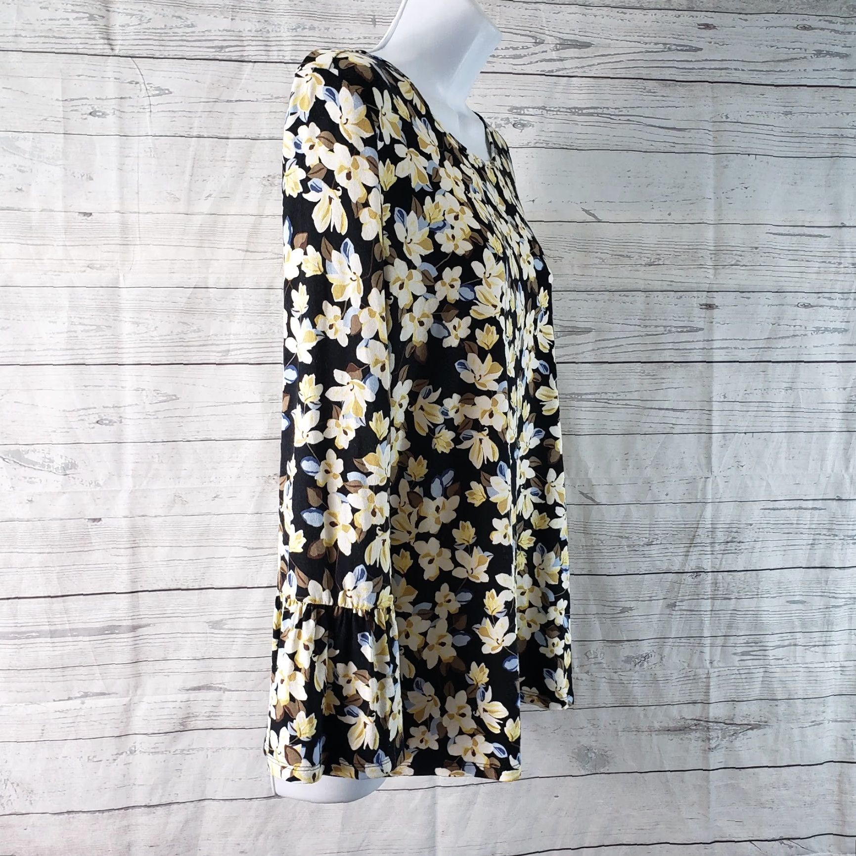 J. Jill J Jill Wearever Collection Womens Top XS Black Floral Bell Sleeve Blouse Shirt Size XS / US 0-2 / IT 36-38 - 3 Thumbnail