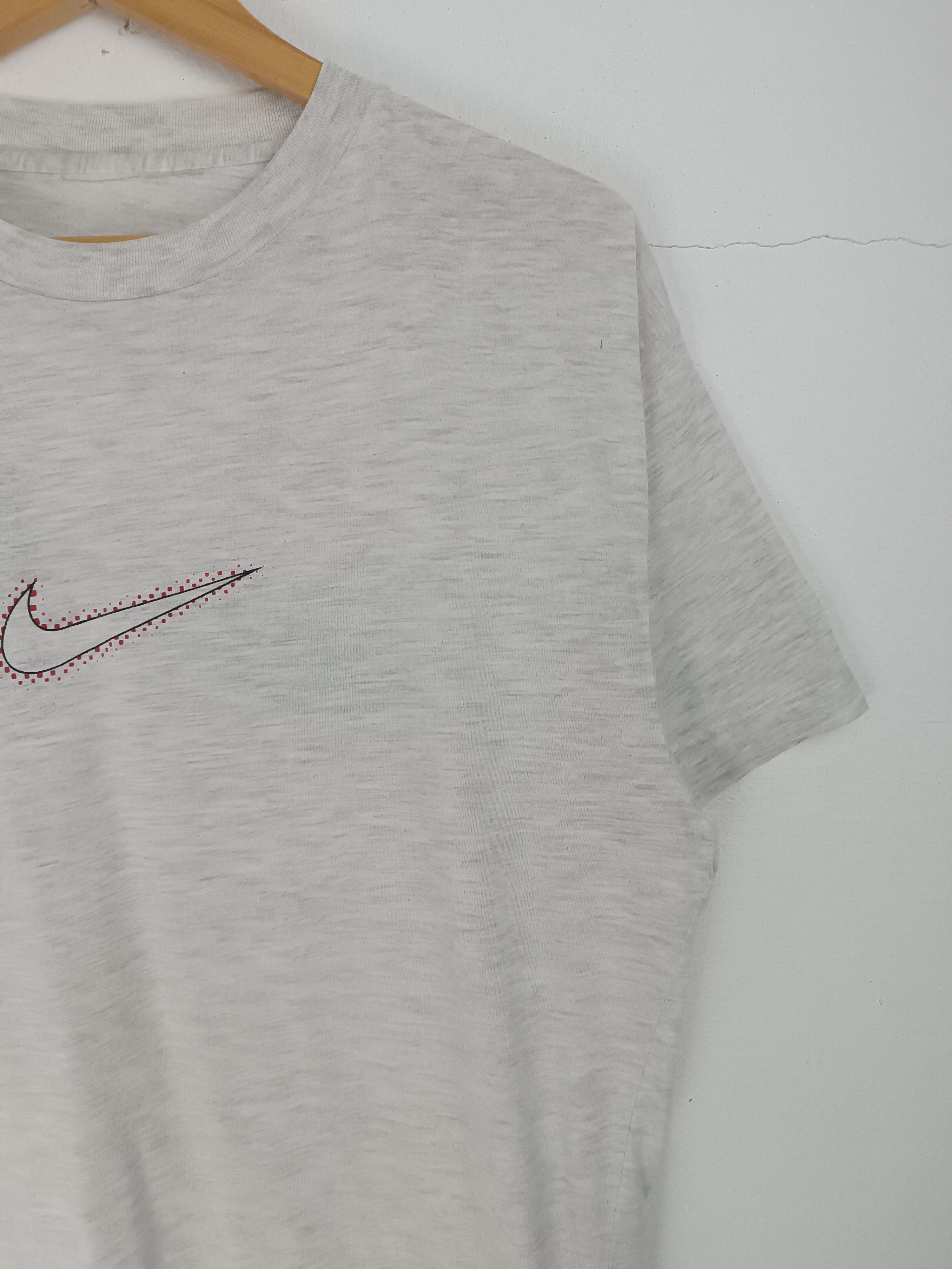 Nike VINTAGE 90'S NIKE SWOOSH CRAZY BACKHIT TEE Size US L / EU 52-54 / 3 - 6 Thumbnail