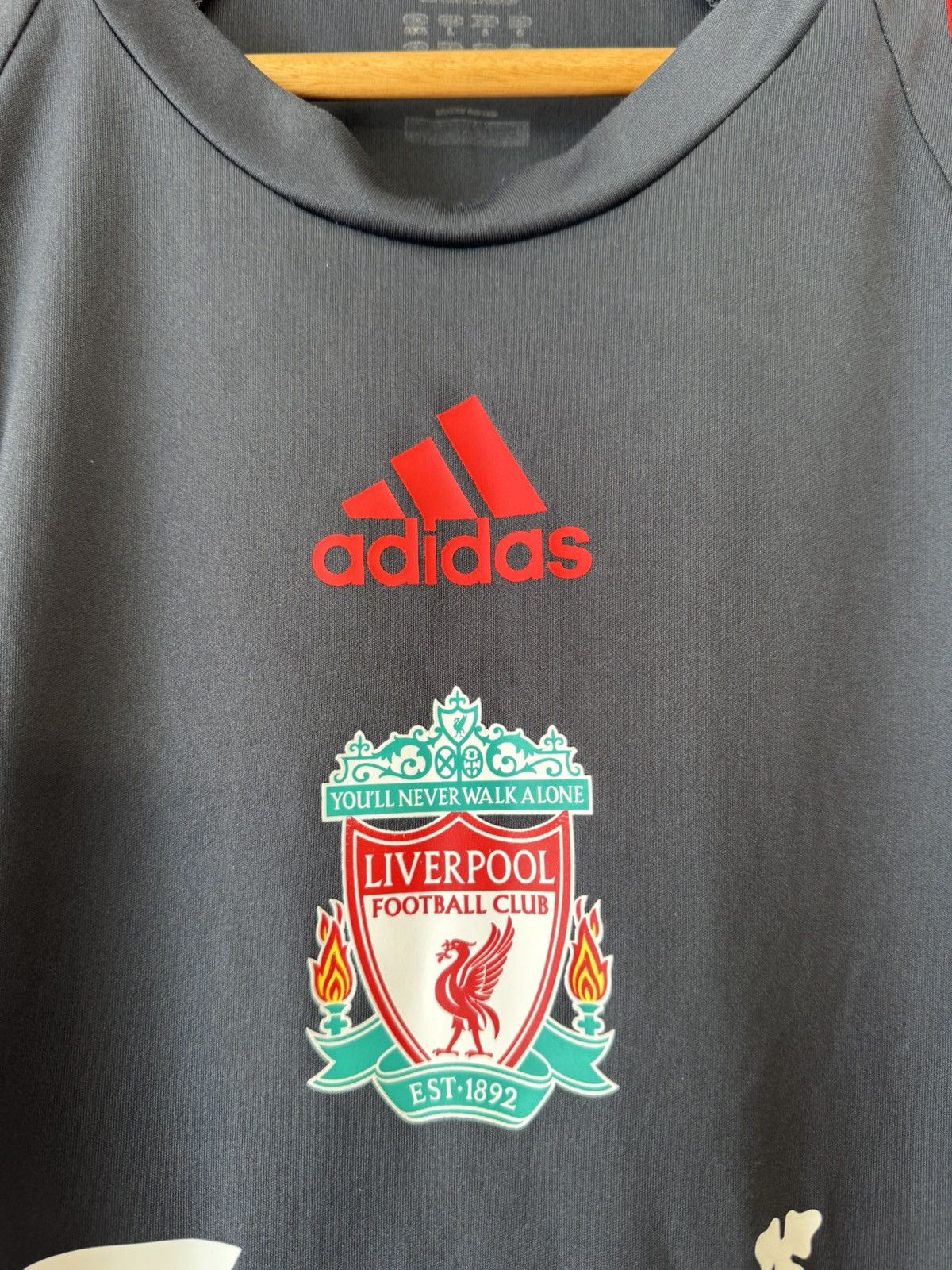 Adidas Vintage Liverpool 2009-2010 Soccer Training Jersey Shirt Kit Size US L / EU 52-54 / 3 - 9 Thumbnail